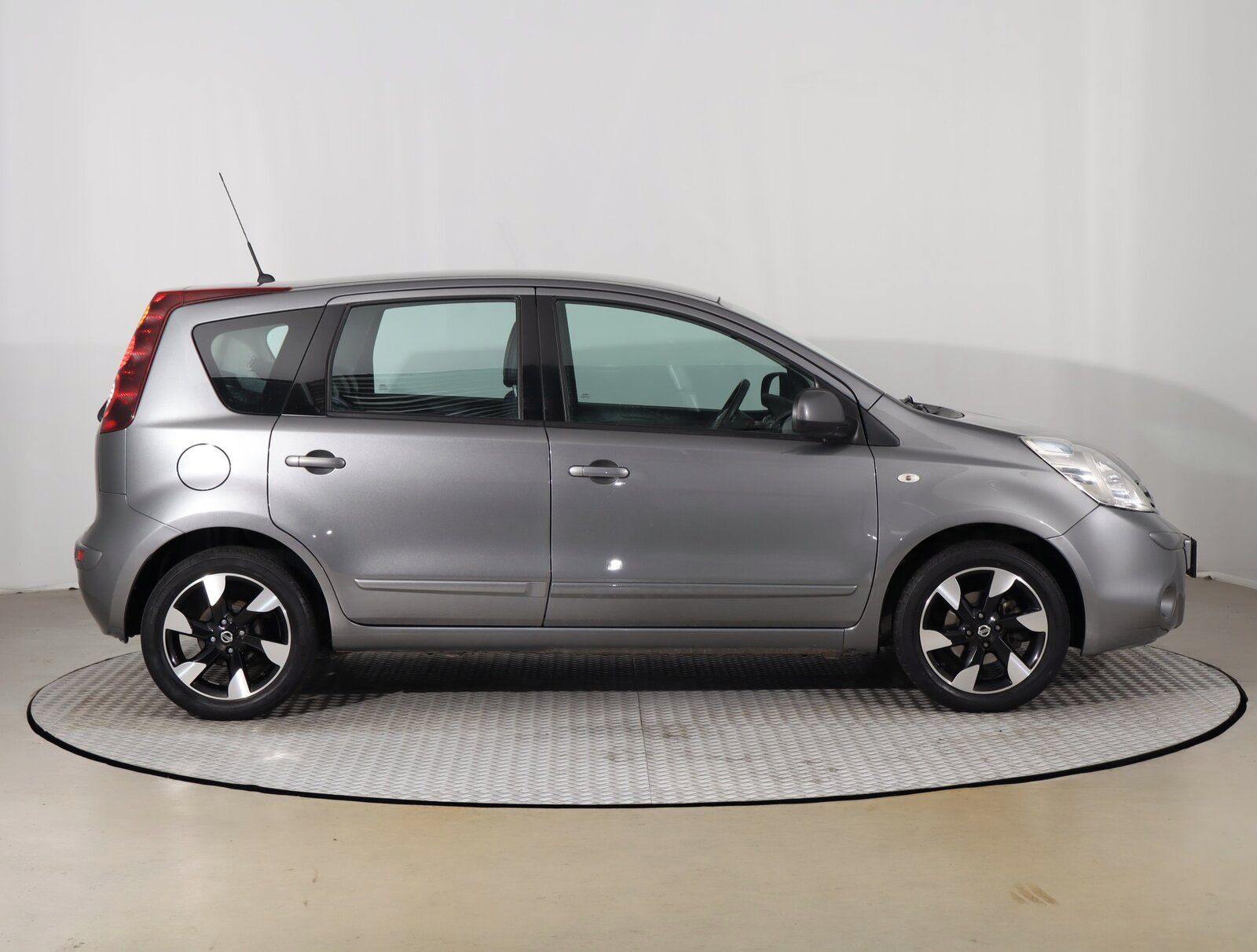 Nissan Note, 1.4 - fotka 6