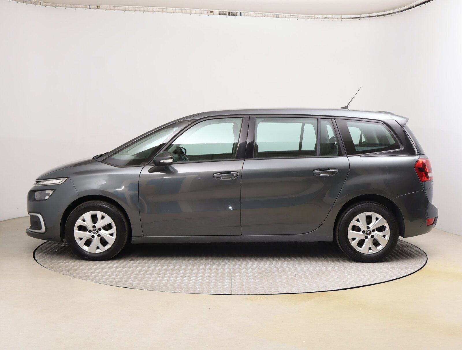 Citroën Grand C4 Picasso, 1.6 BlueHDi, 7 míst, Navi - fotka 3