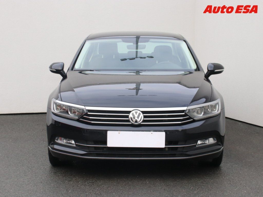 Volkswagen Passat, 2.0TDi,2.maj,ČR - fotka 2