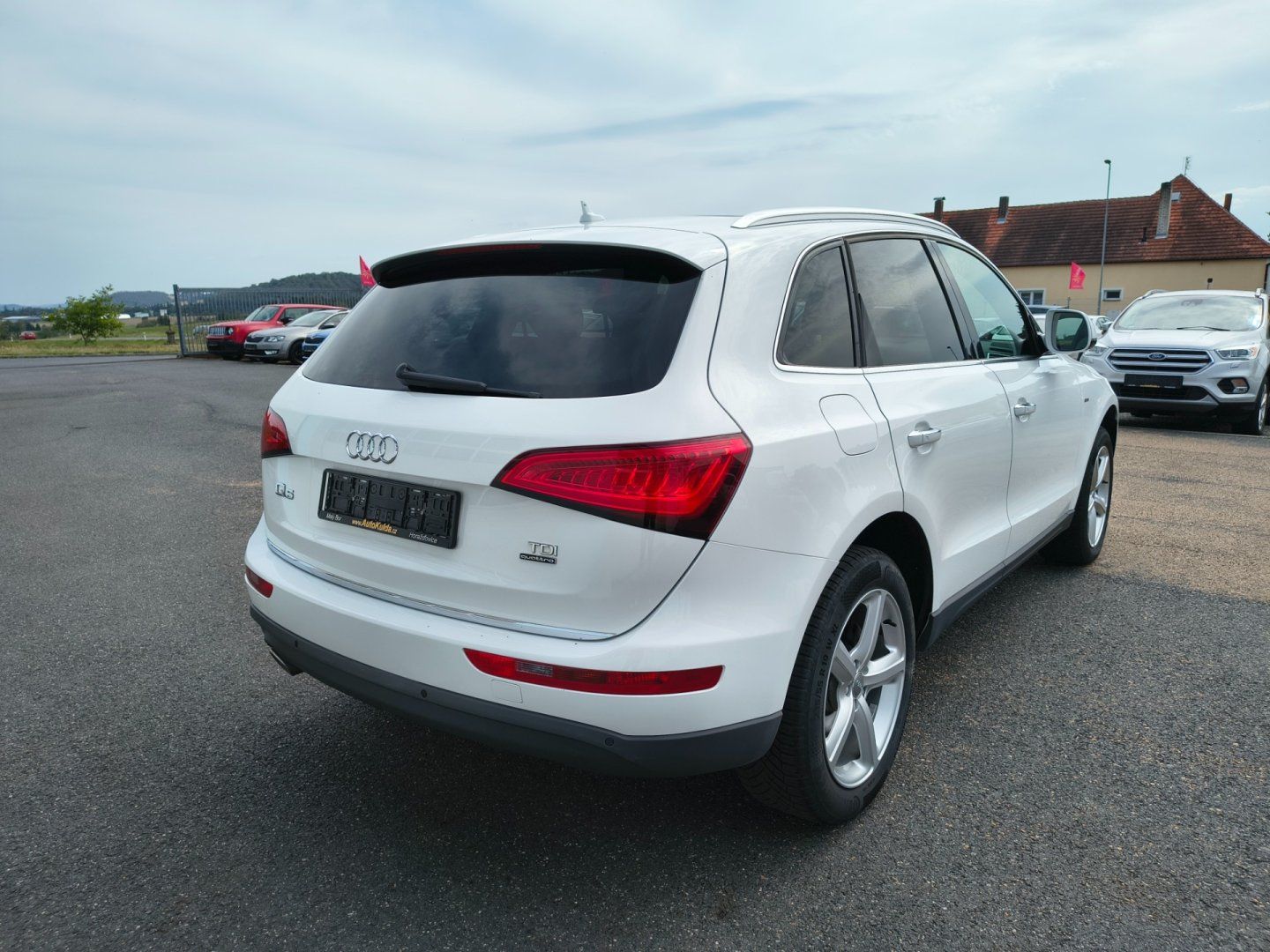 Audi Q5, 2,0TDi S-LINE,4x4, 140kW,navi - fotka 5