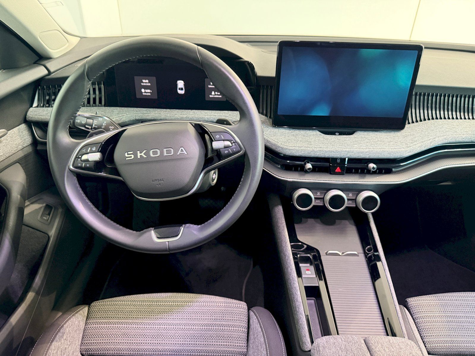 Škoda Superb, 2.0 TDI 110 kW A7F Selection - fotka 5