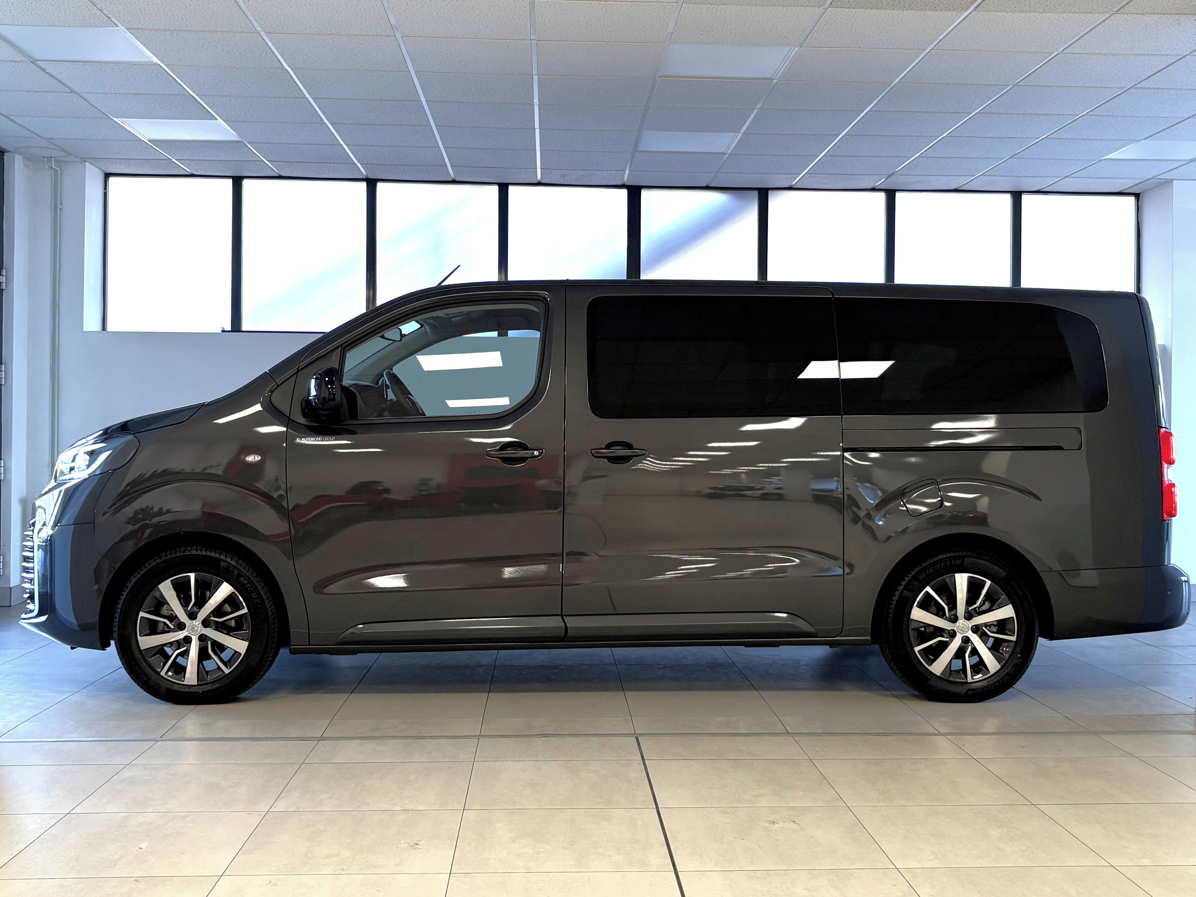 Toyota Proace Verso, VIP Skywiev, 2.0L Diesel, 8AT - fotka 3