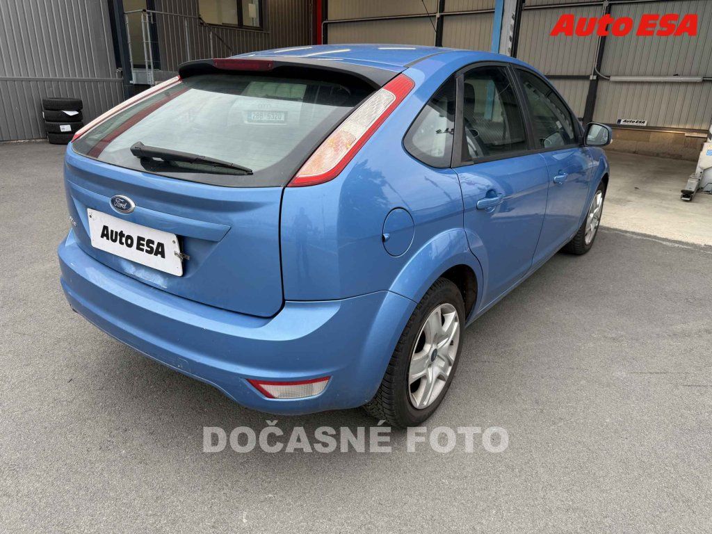 Ford Focus, 1.6i,ČR - fotka 2