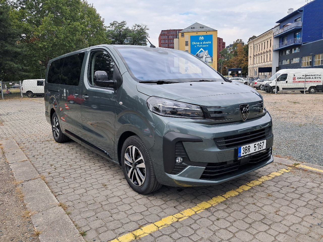 Peugeot Traveller, Active L3 2.2 BlueHDi 180 S&S - fotka 3