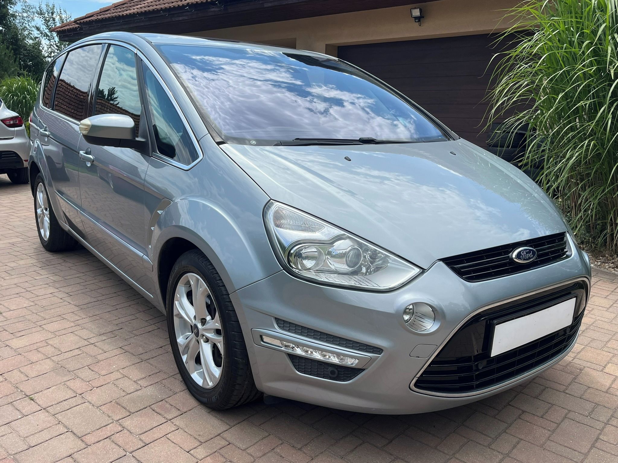 Ford S-MAX, 2.0 EB Titanium Panorama Aisin - fotka 2