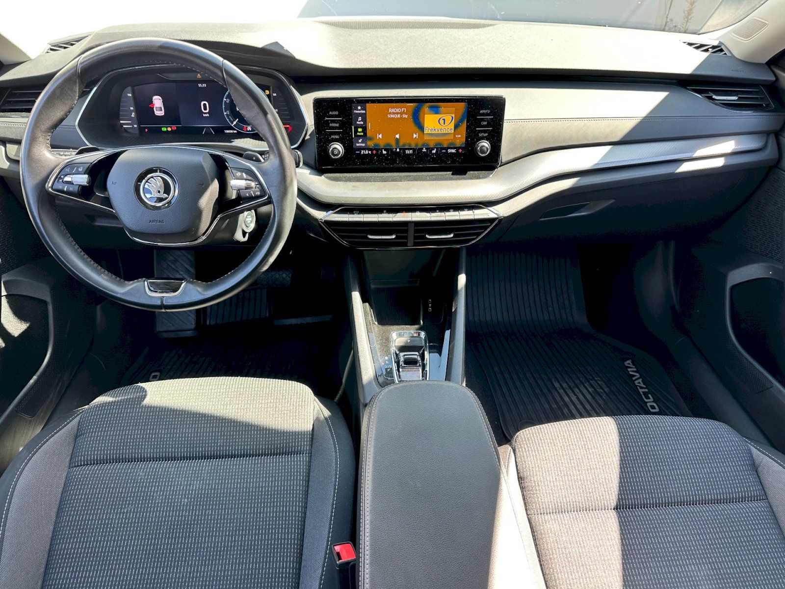 Škoda Octavia, 2.0 TDI 85kW Ambition DSG - fotka 5