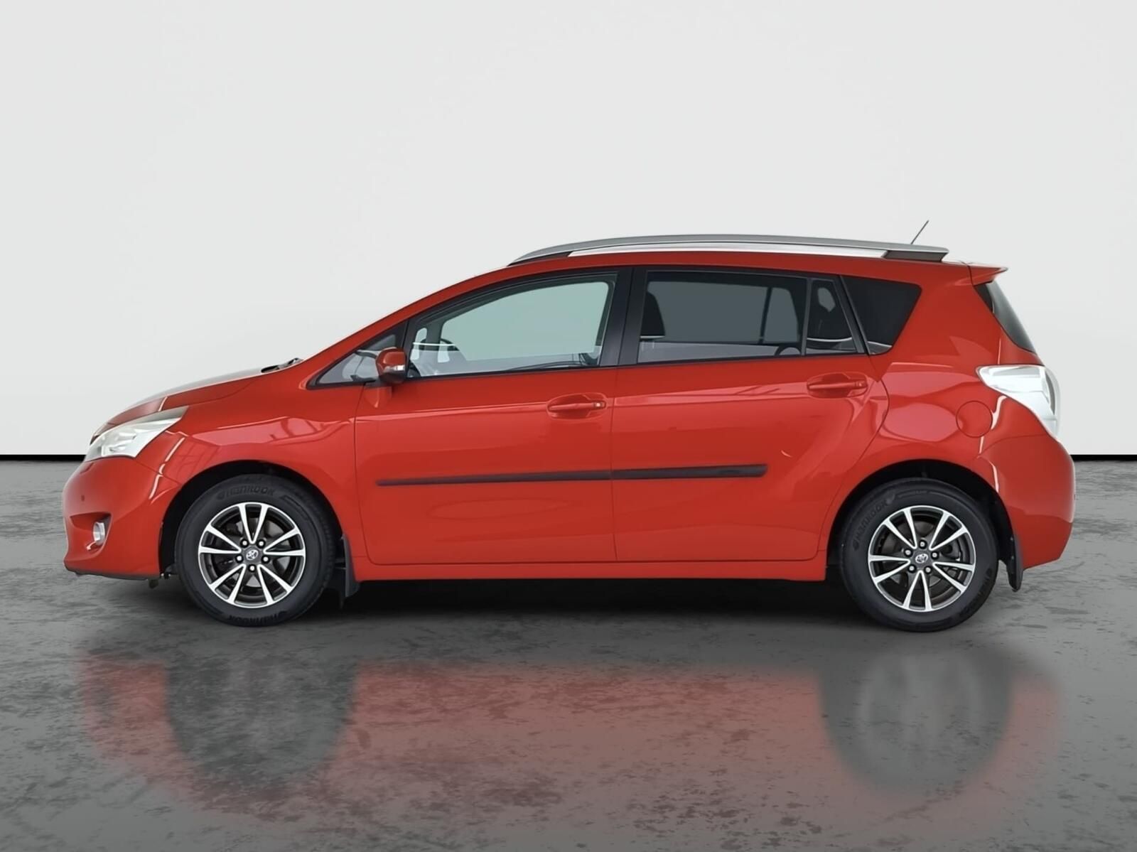 Toyota Verso, 2.0 D-4D, ČR,1.maj, Xenony - fotka 3