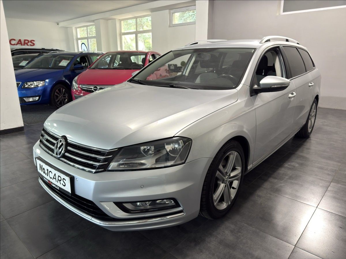 Volkswagen Passat, 2,0   TDI DSG R-LINE 130kW NAV - fotka 3