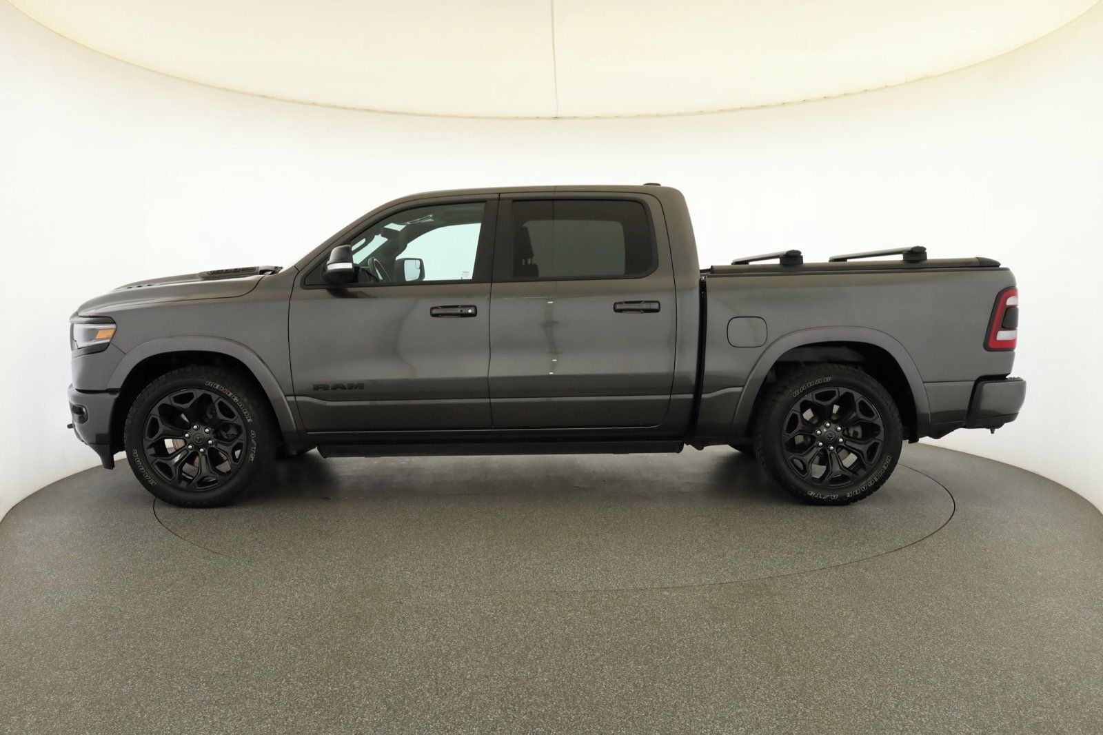 RAM 1500, 5.7 V8 Hemi, Limited - fotka 2