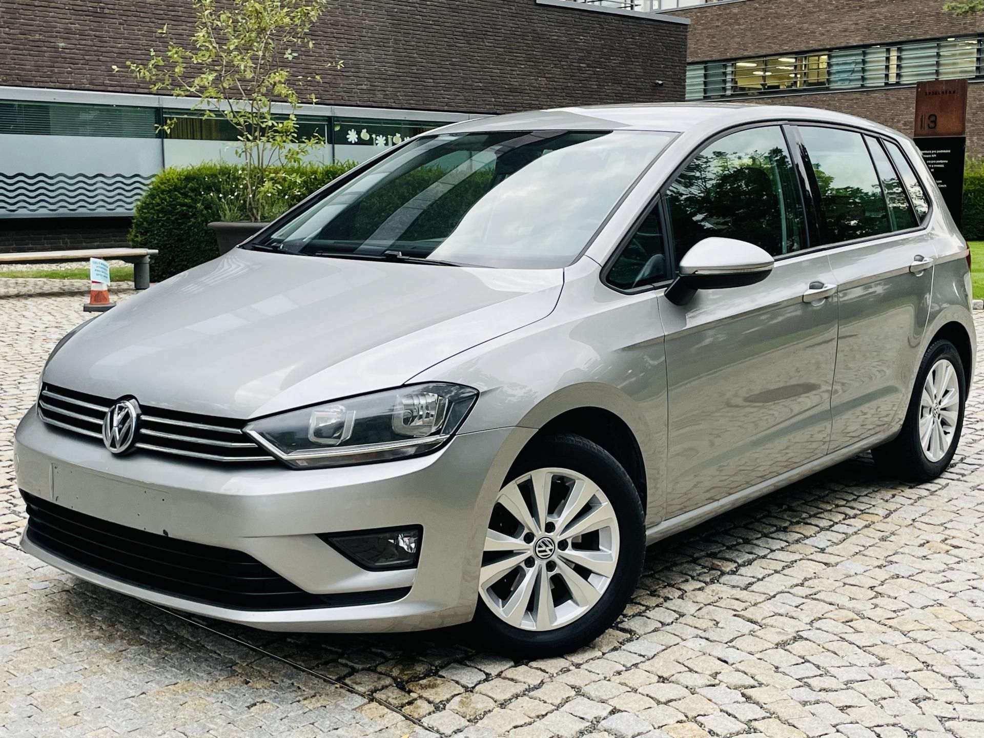 Volkswagen Golf Sportsvan, 1.6TDI MANUÁL SENZORY TEMPOMAT - fotka 2