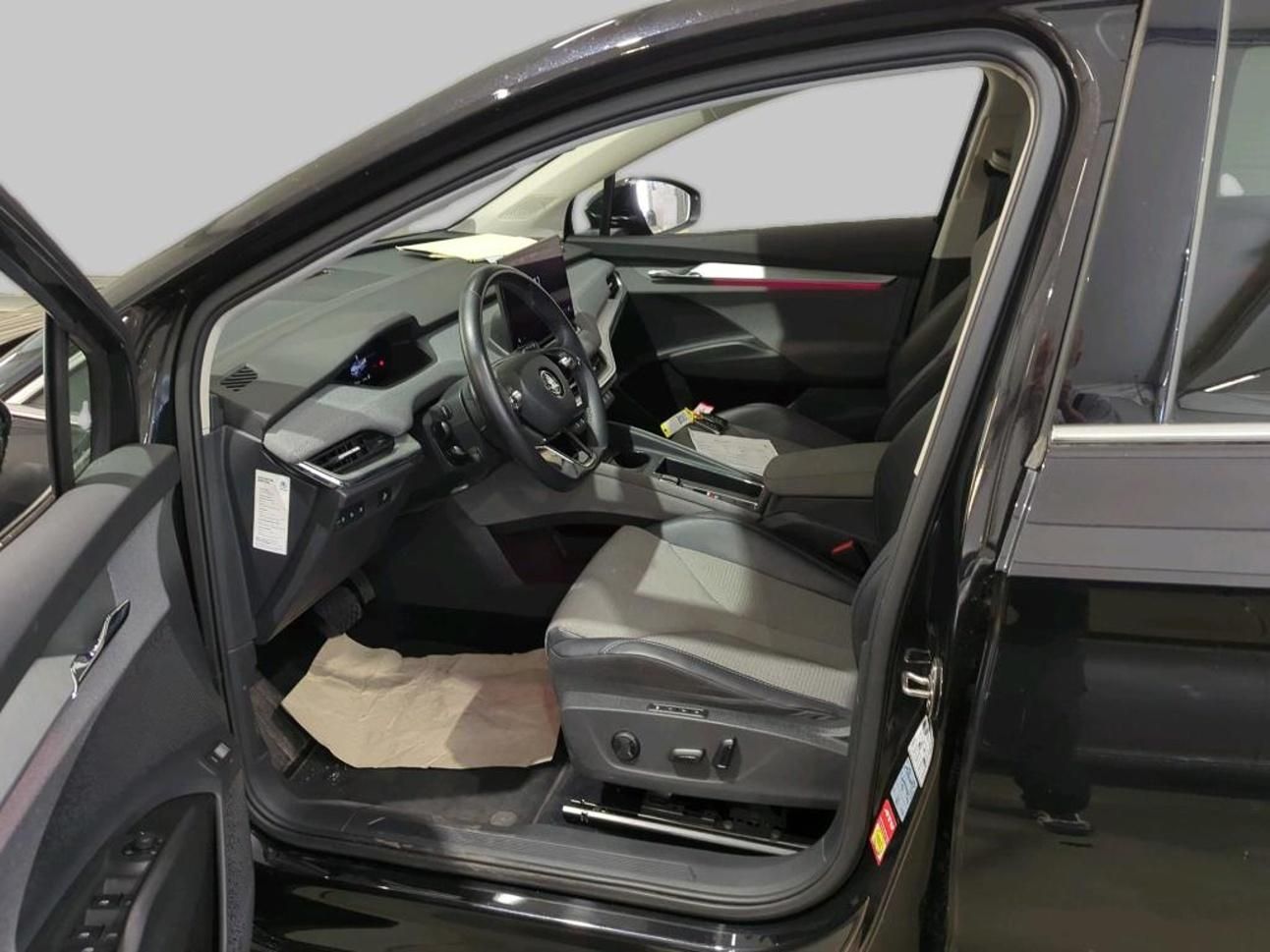Škoda Enyaq, 150kw, iV80 19ALU TZ SOH 98% - fotka 6