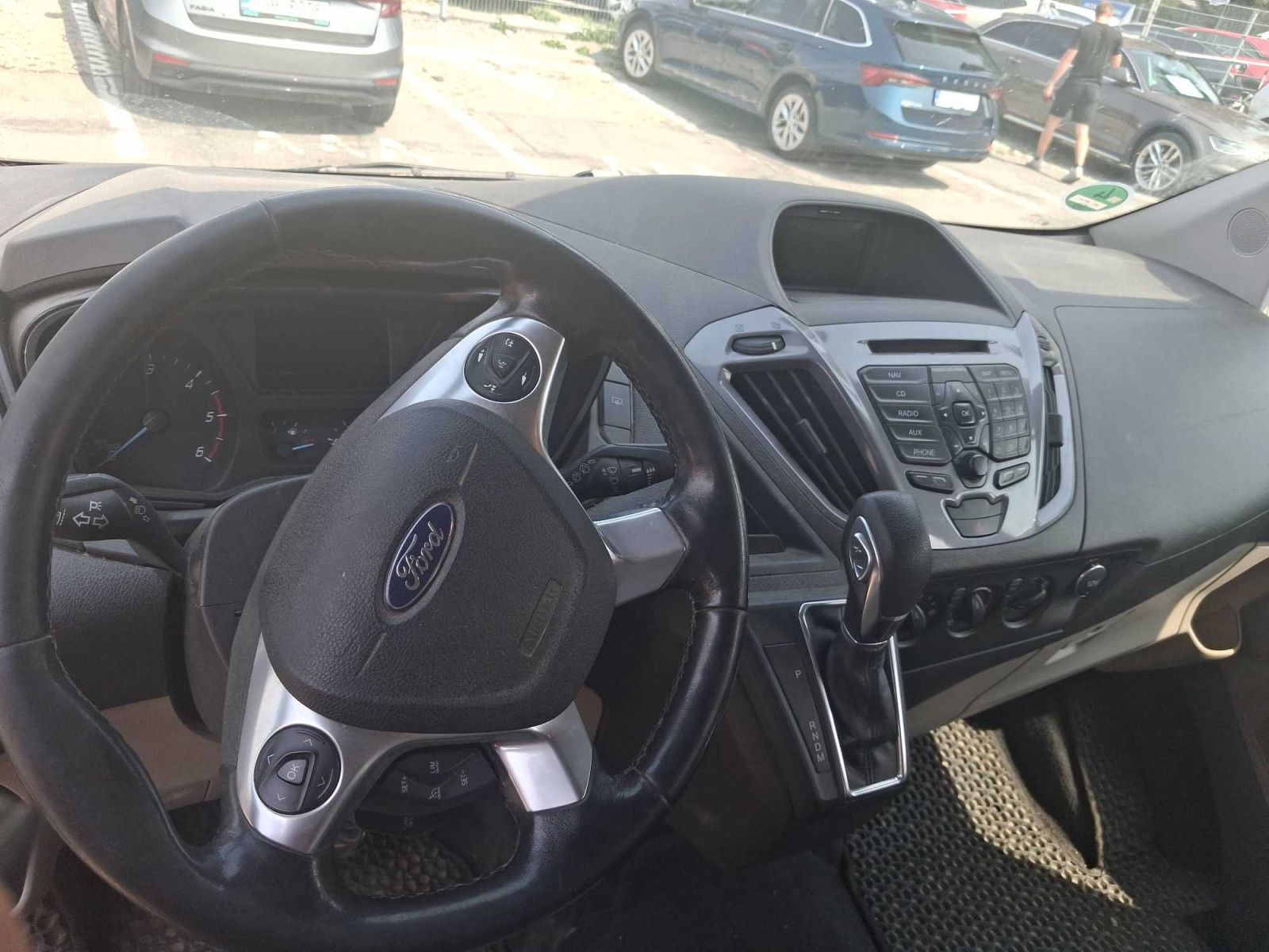 Ford Tourneo Custom, 2.0 EcoBlue, Klima, Automat - fotka 3