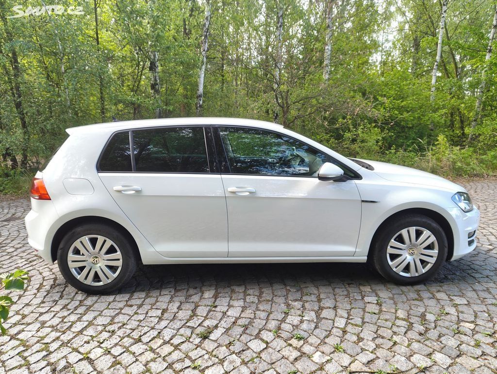 Volkswagen Golf, 1,2TSi hezký stav,pěkná výbava - fotka 4