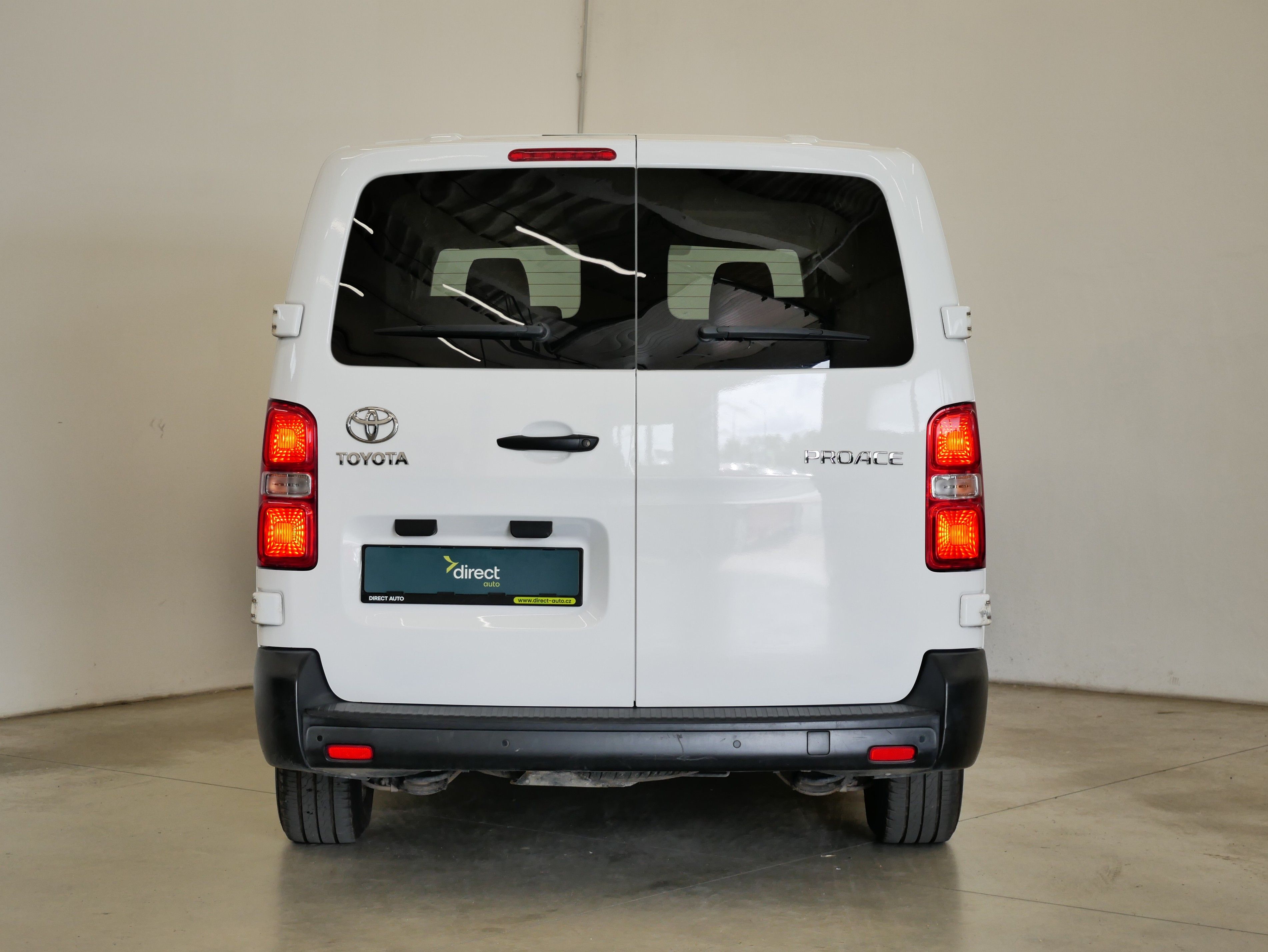 Toyota Proace, 1.5D 88 kW 8 míst - fotka 6