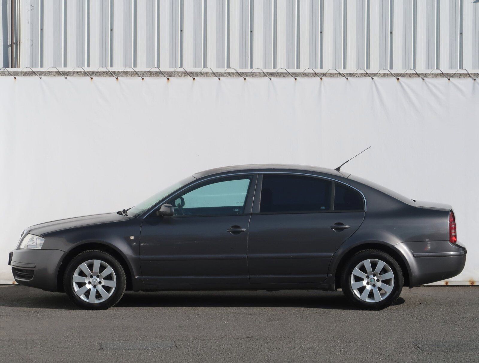 Škoda Superb, 1.9 TDI, Comfort - fotka 3