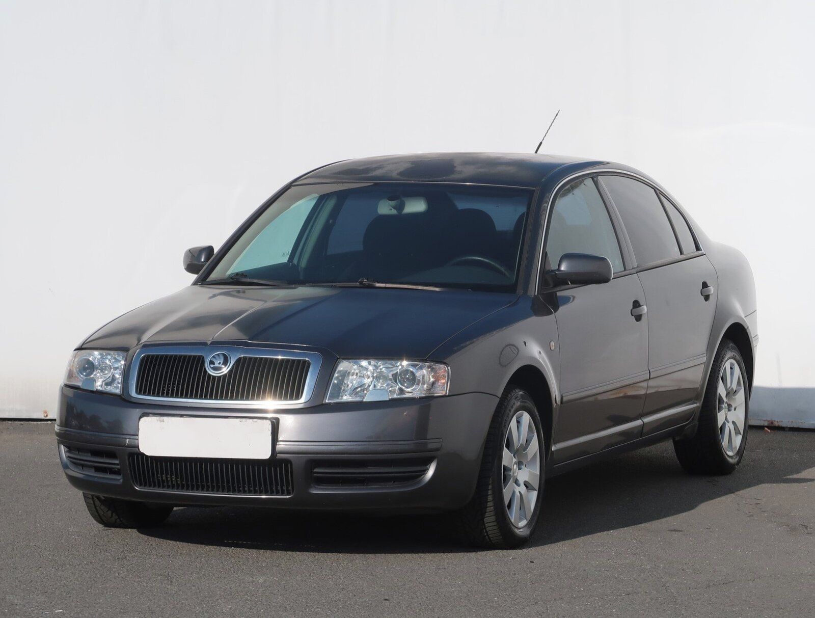 Škoda Superb, 1.9 TDI, Comfort - fotka 2