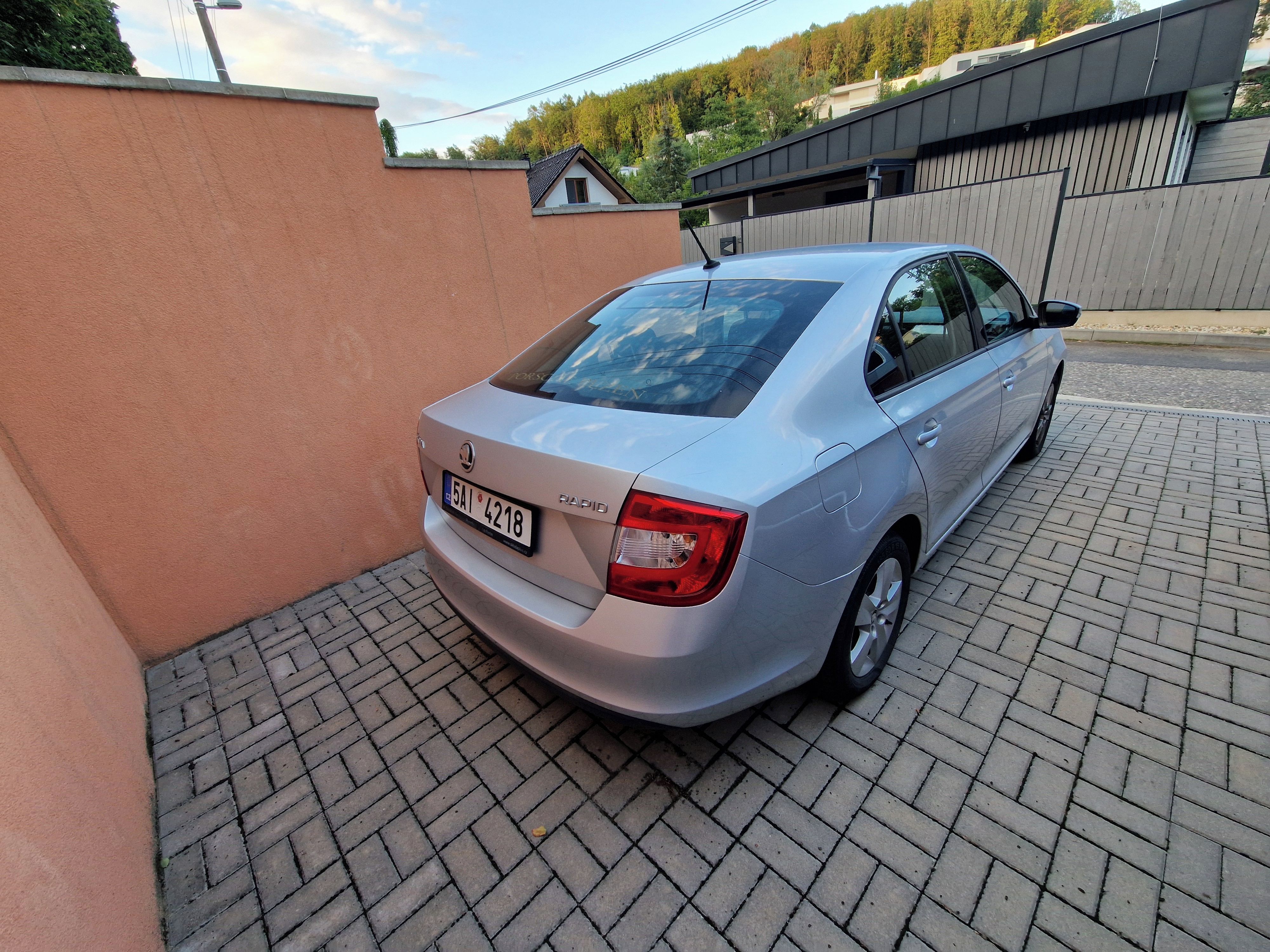 Škoda Rapid, Rapid 1.2 TSI klasický držák - fotka 3