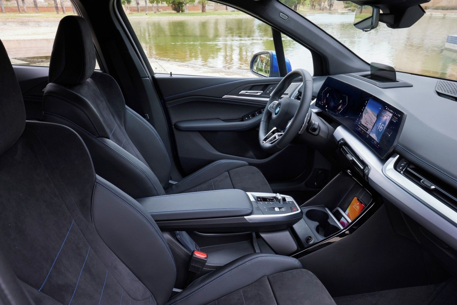 BMW Řada 2, 223i ActiveTourer 220ps záruka - fotka 6