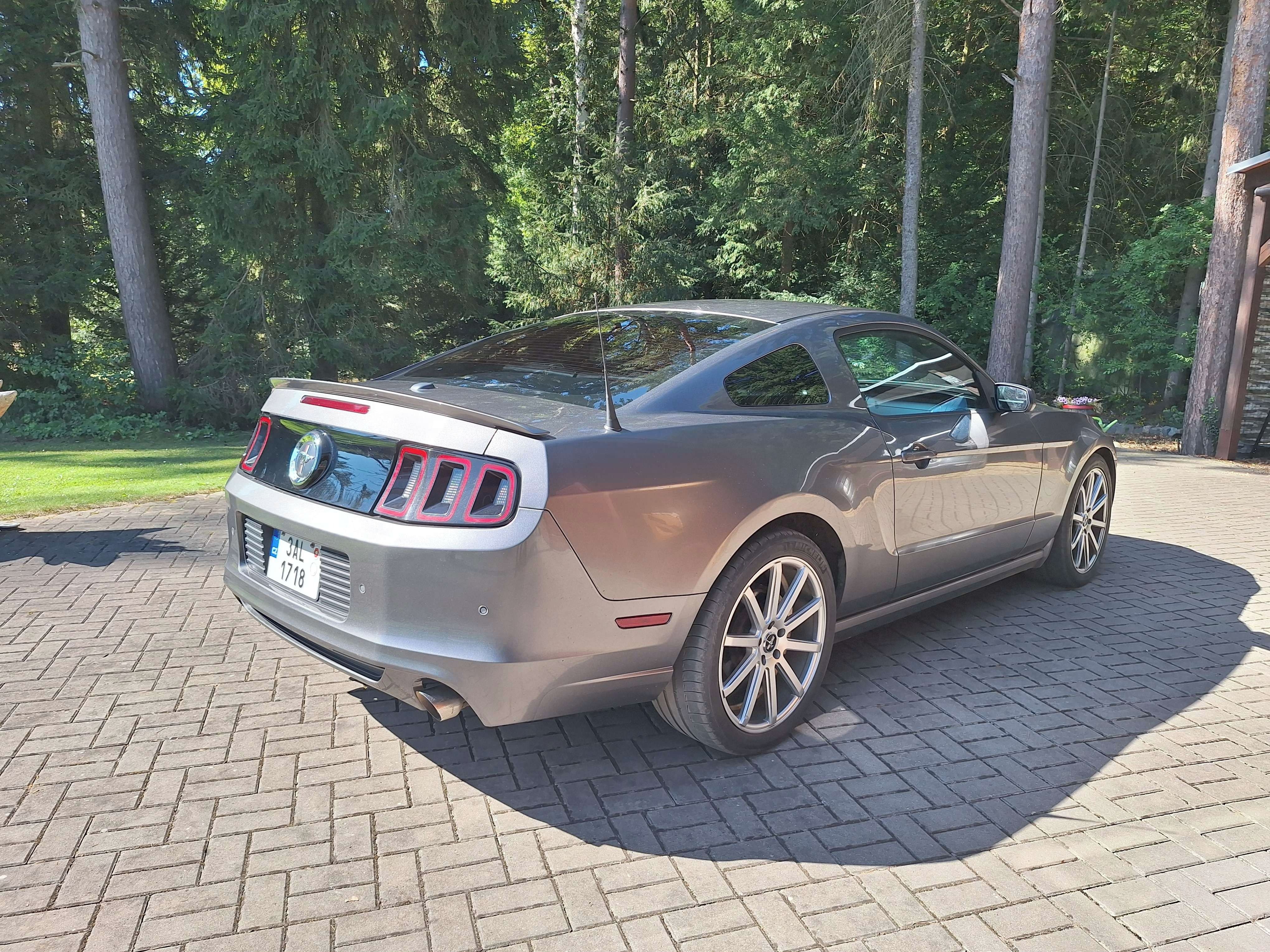 Ford Mustang, Ford Mustang 3.7 V6 Premium - fotka 3