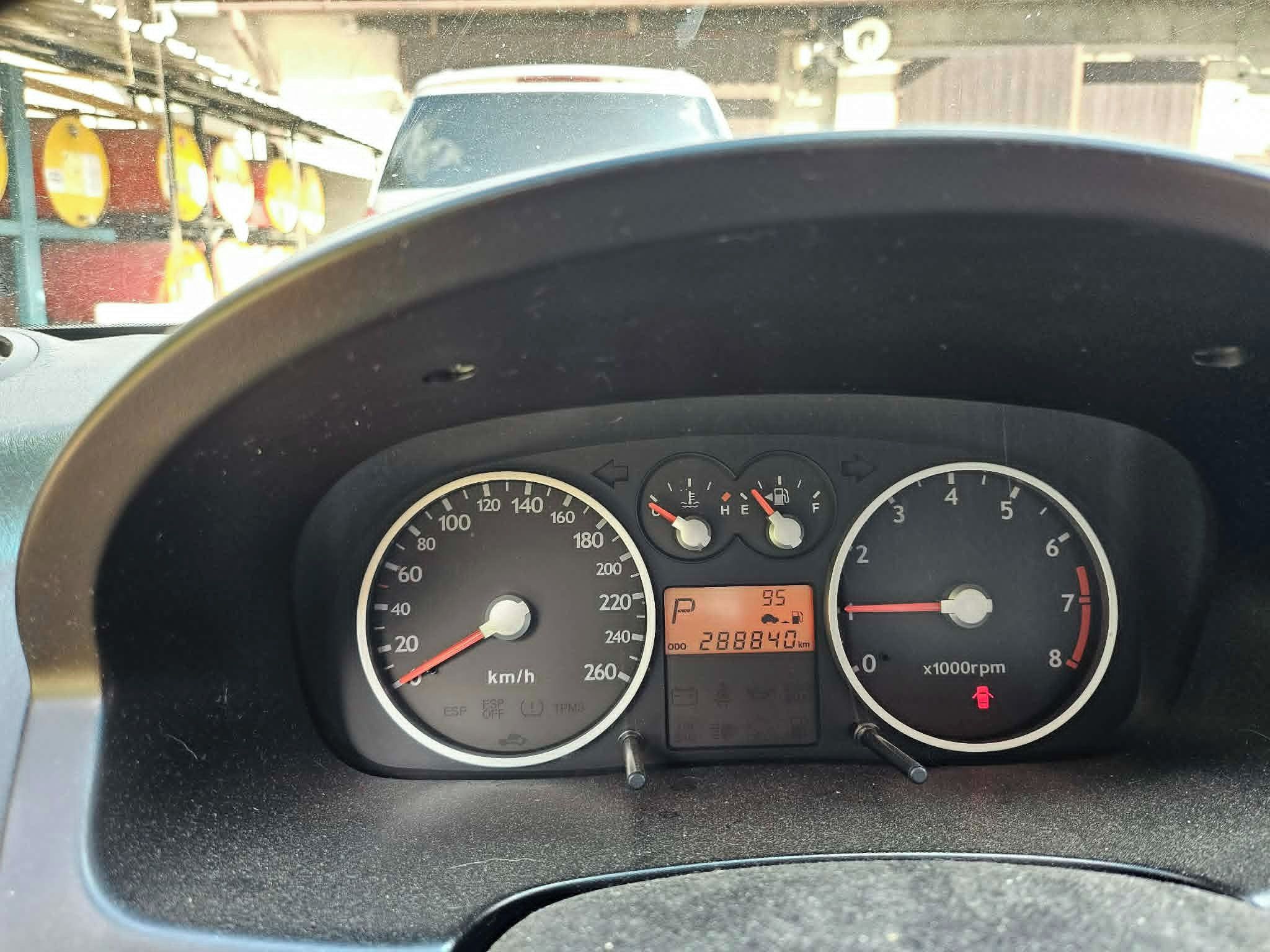 Hyundai Coupé, 2,7l V6 - fotka 5