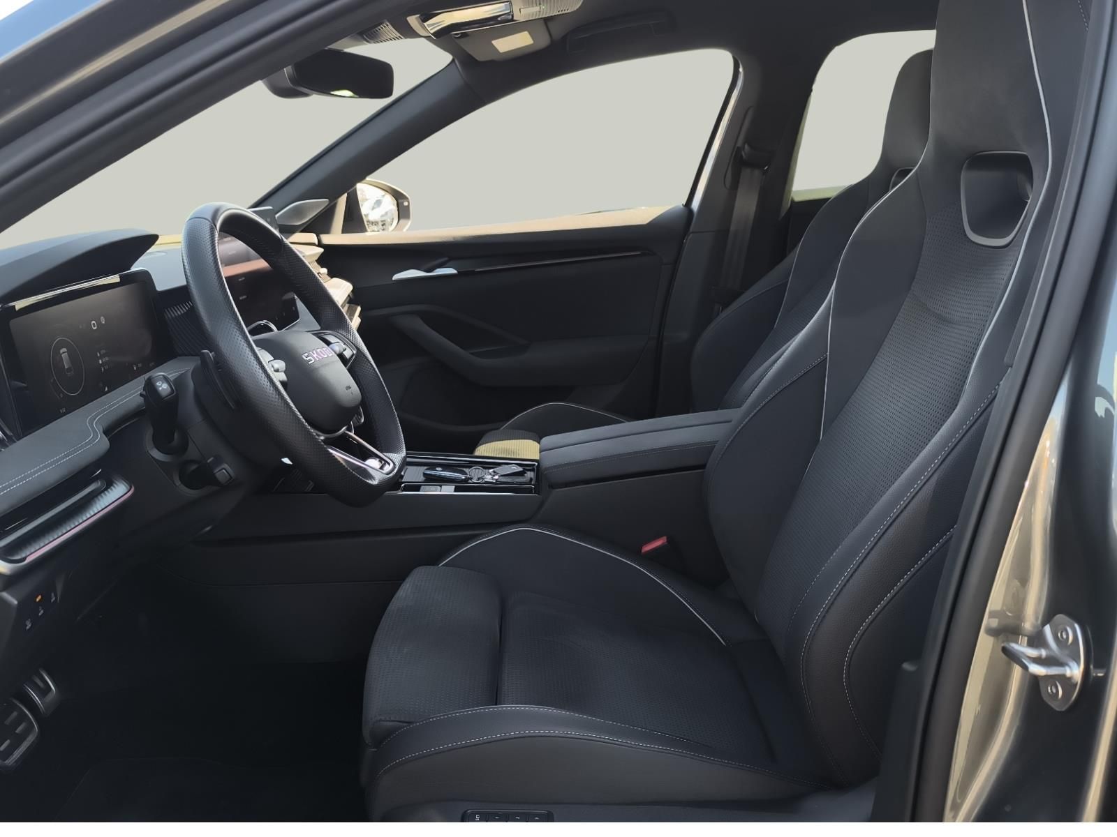 Škoda Superb, 2.0 TDi 4x4 Sportline - fotka 6
