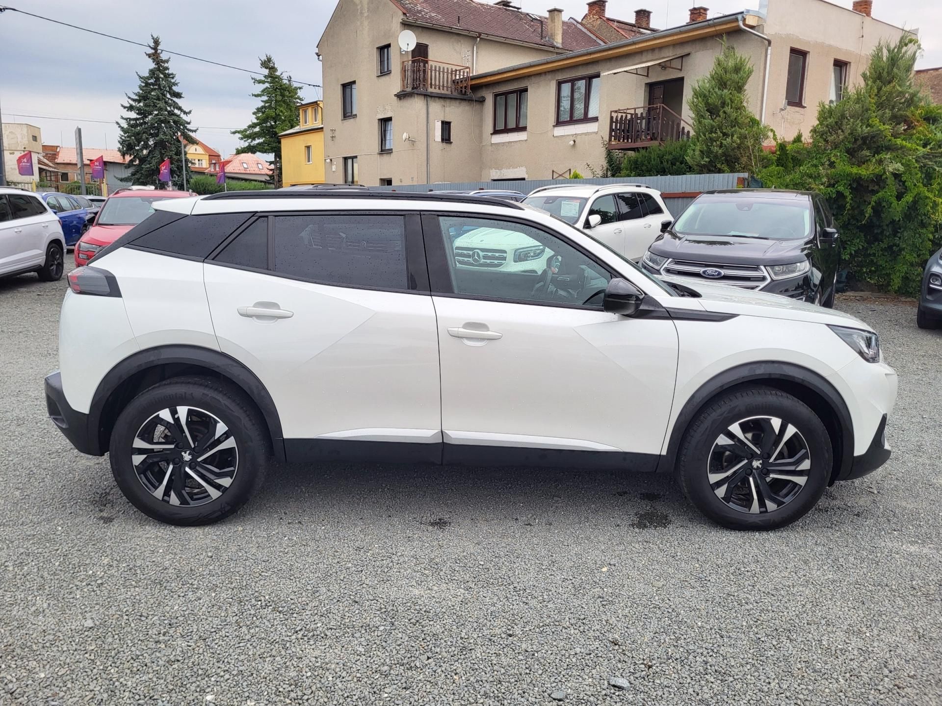 Peugeot 2008, ALLURE 1.2 PureTech 130k EAT8 - fotka 5