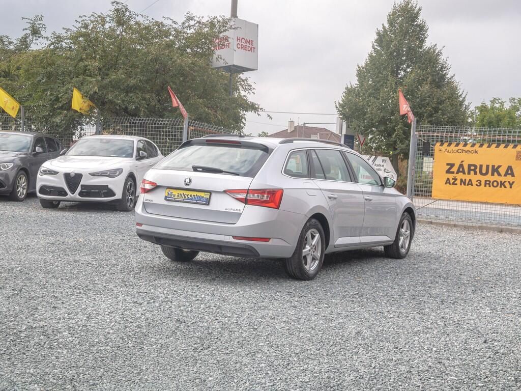 Škoda Superb, ČR 2.0TDI 110KW DSG – NAVI - fotka 5