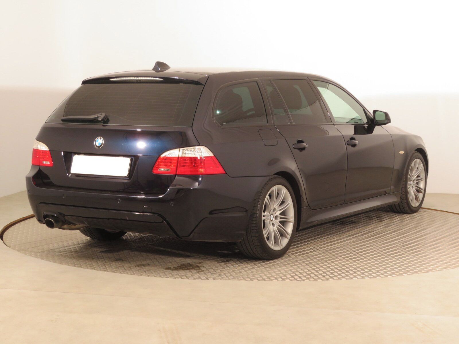 BMW Řada 5, 520d, M Paket, Serv.kniha - fotka 5
