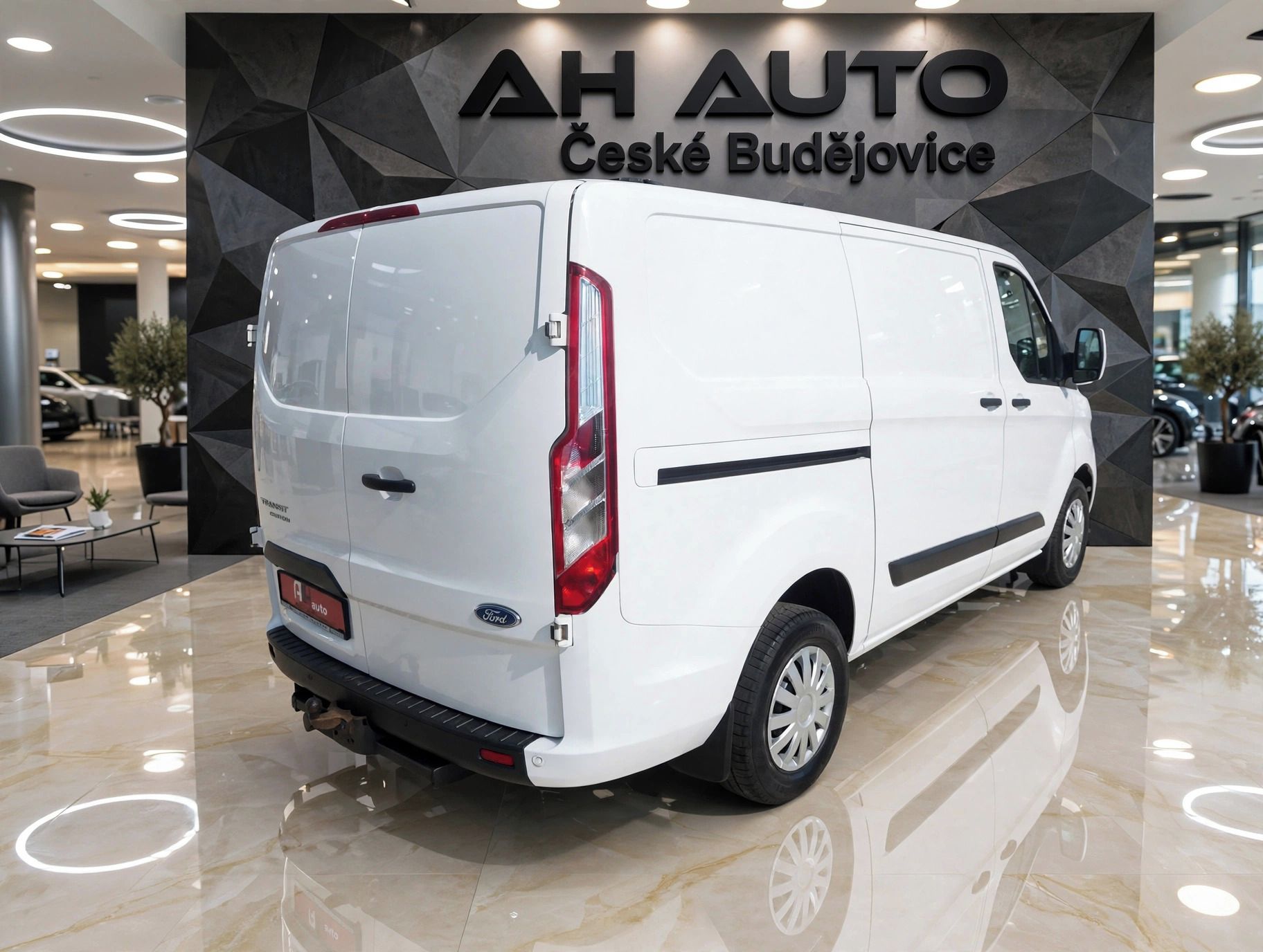 Ford Transit Custom, 2.0 TDCi, L1H1, 79.2 kW, Klima - fotka 3