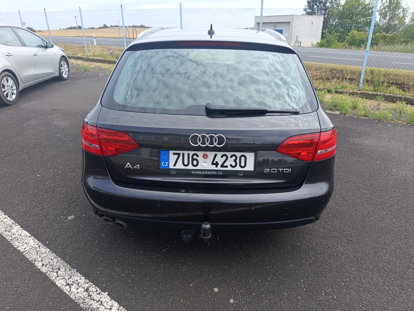 Audi A4, 2,0 TDi - fotka 4
