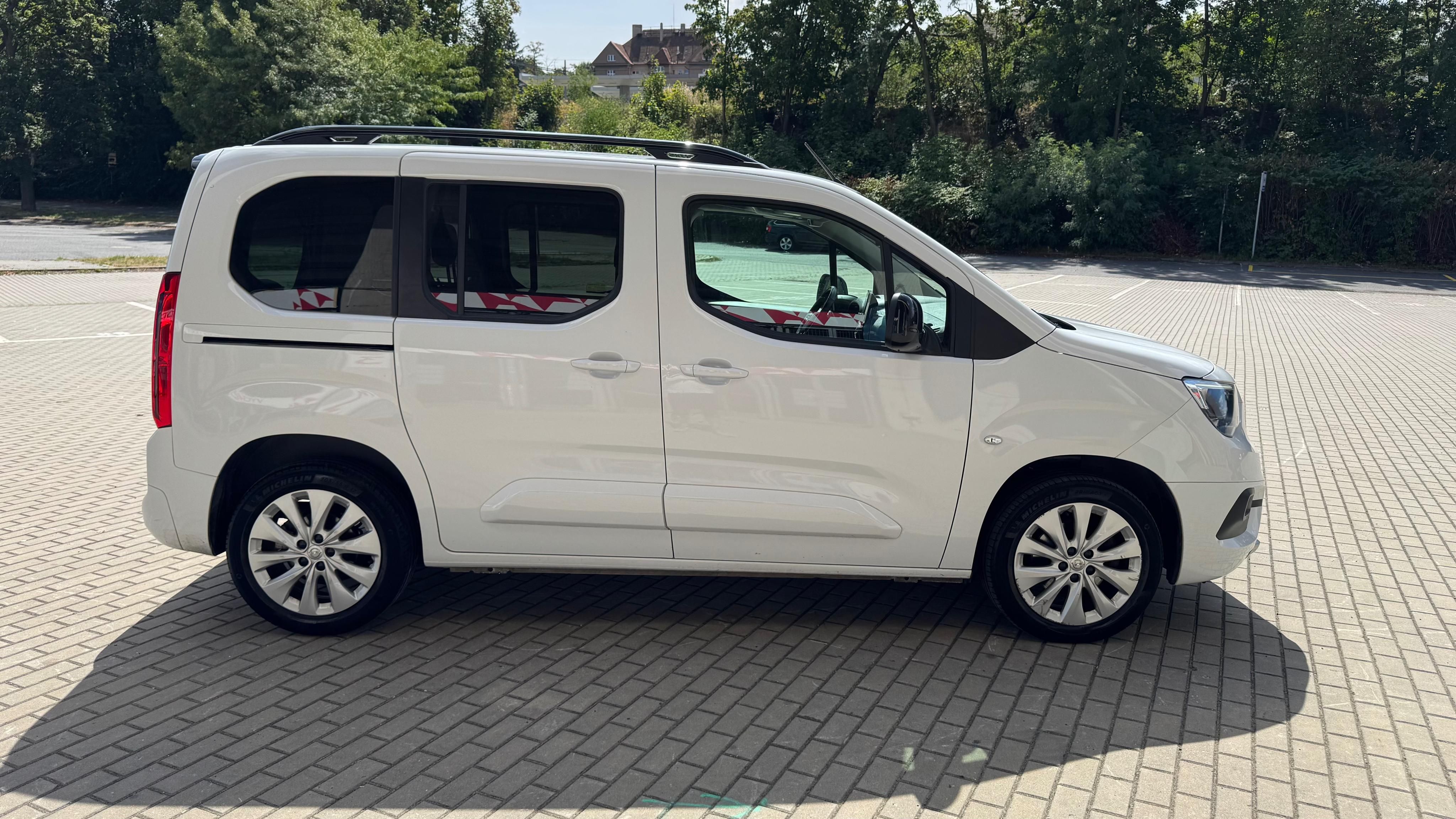Opel Combo, 1,5 CDTI 96kW Life Edition ČR - fotka 6
