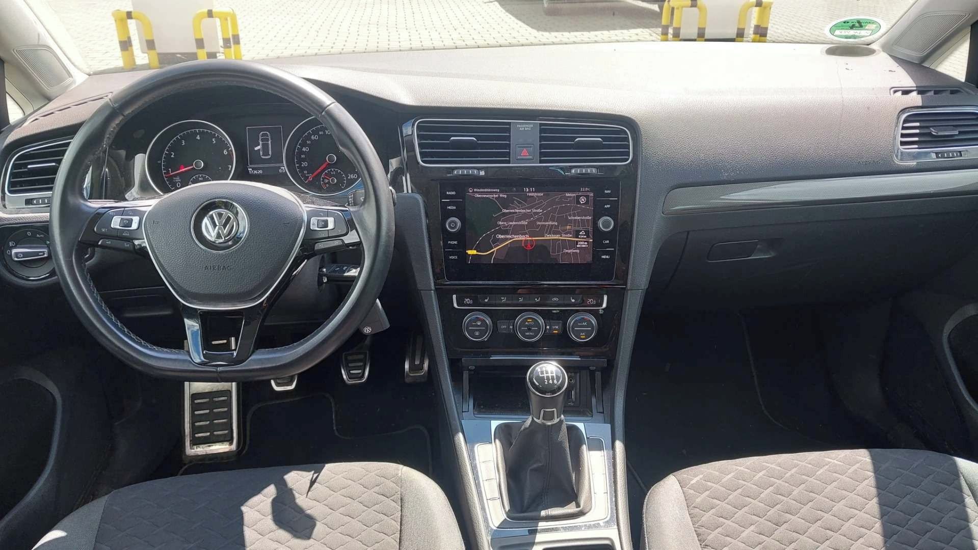 Volkswagen Golf, 1.4Tsi 92KW FULL LED TOP VYBAV - fotka 4