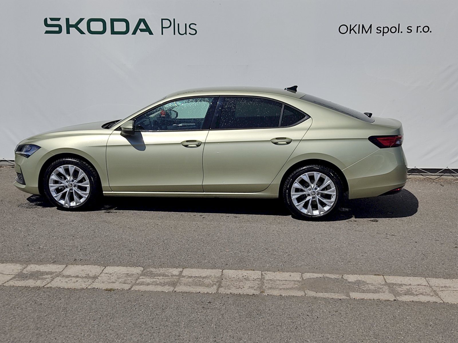 Škoda Superb, Selection 2,0 Tdi 110 Kw DSG - fotka 3
