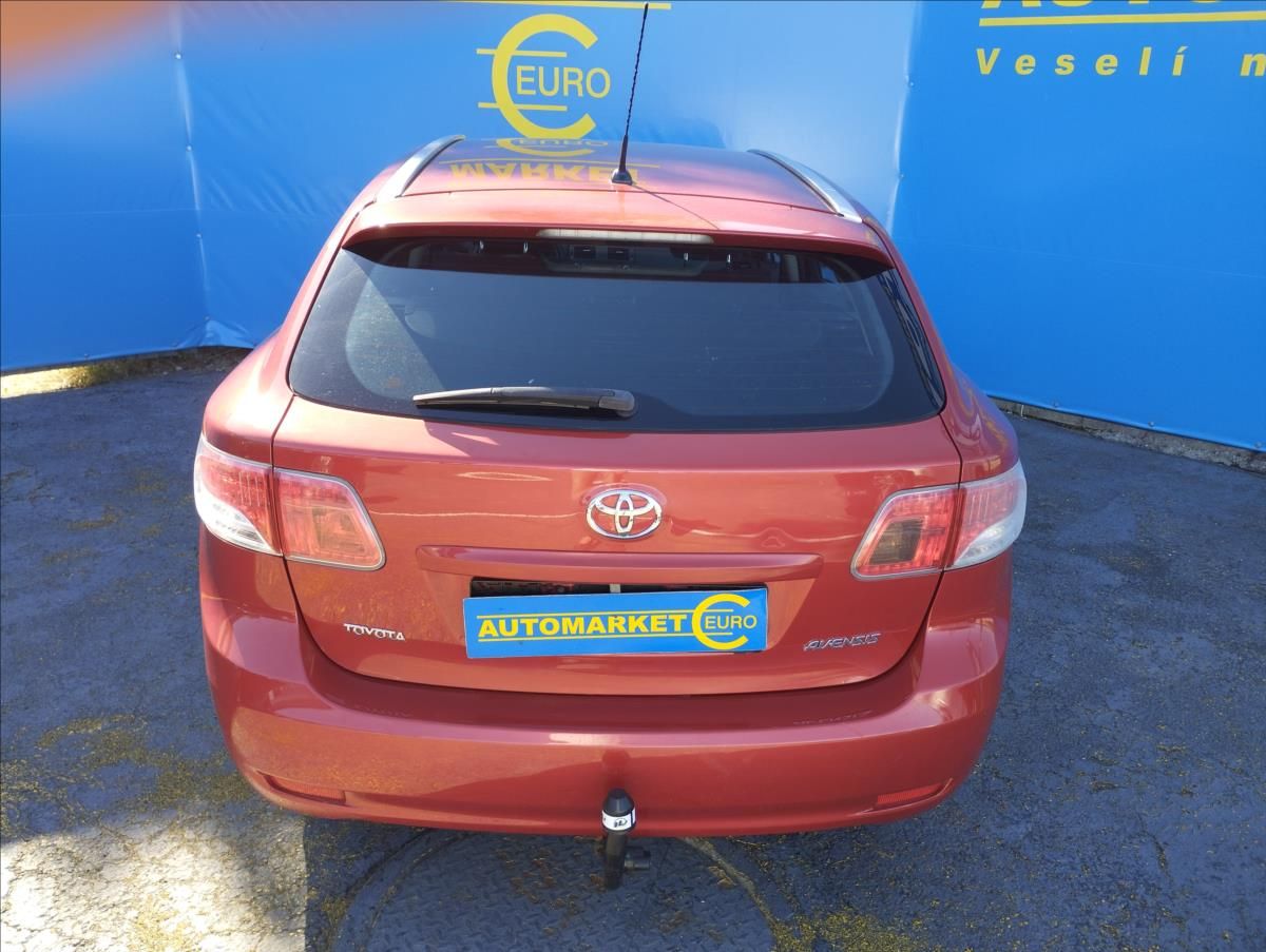 Toyota Avensis, 1,8 Valve Matic 108KW S.KNIHA - fotka 5