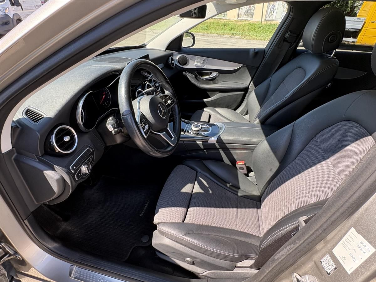 Mercedes-Benz Třídy C, 2,0 220d 143kW 4M,AVG,Led,Pano - fotka 3