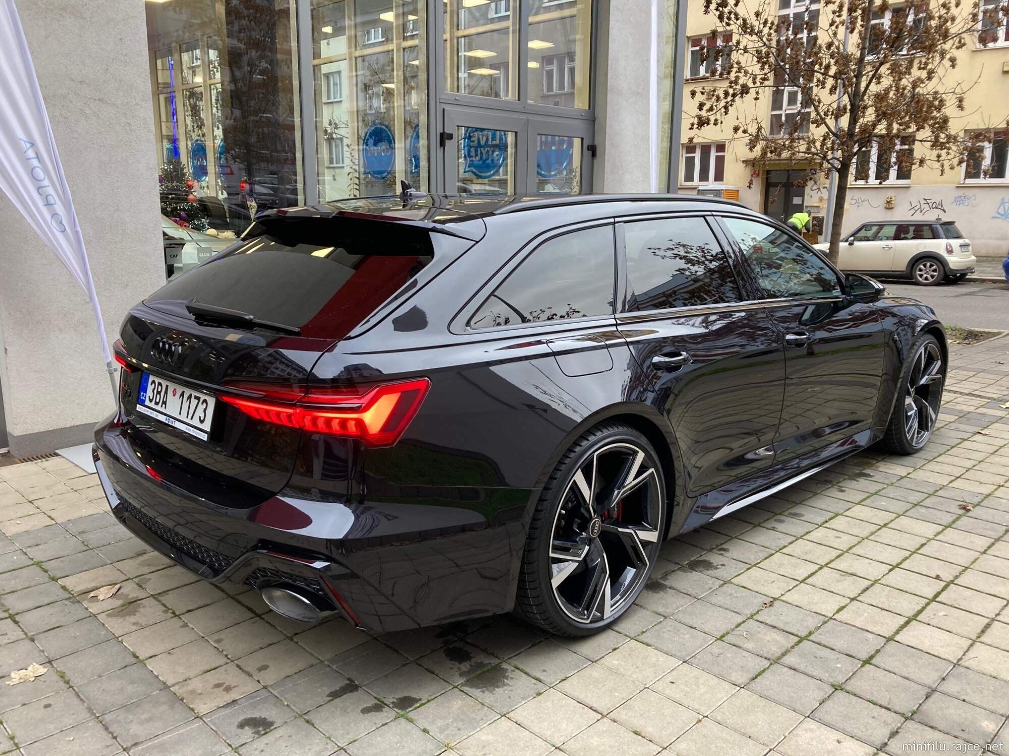 Audi RS6, TOP stav, karbon brzdy, panora - fotka 5