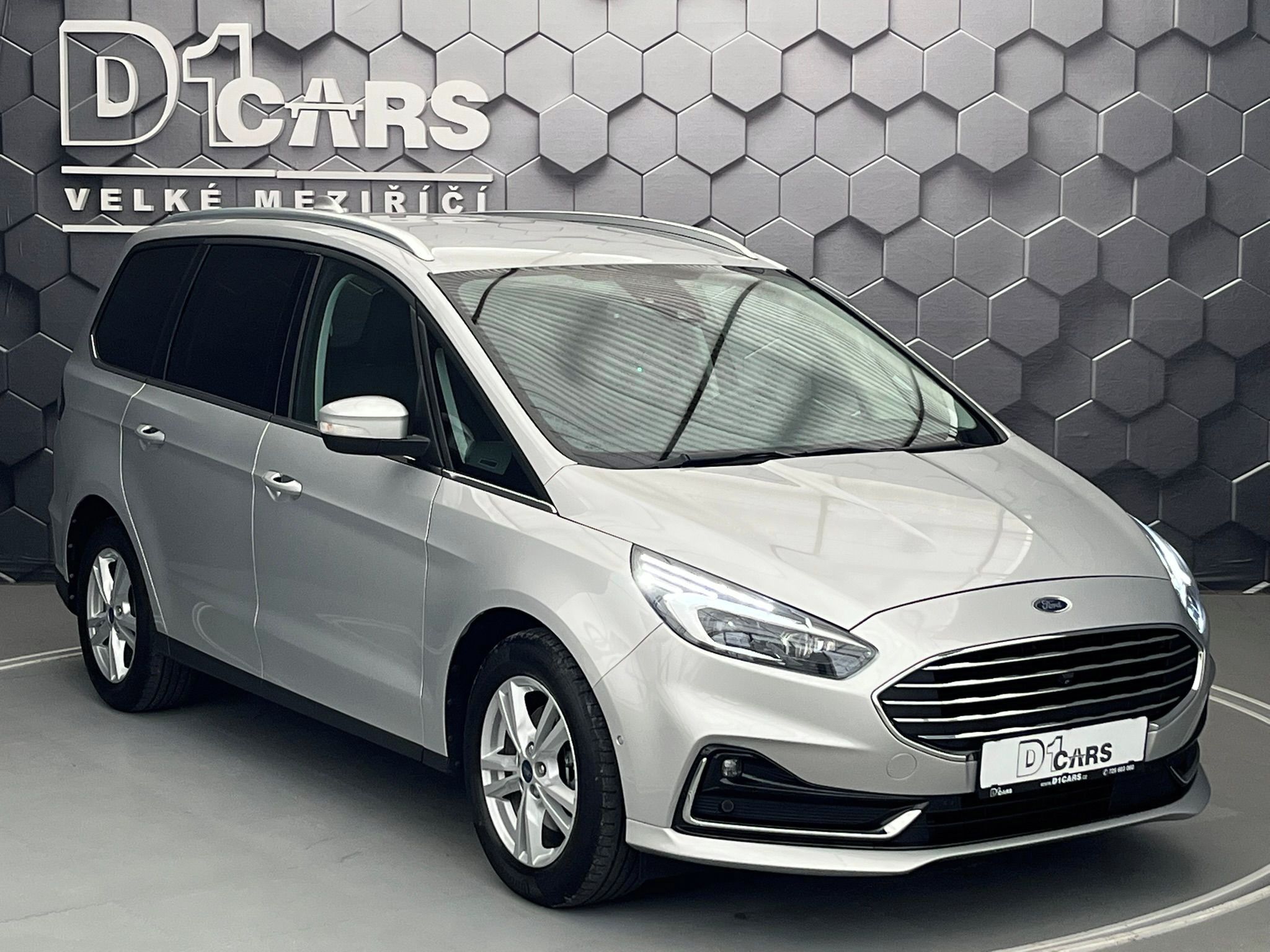 Ford Galaxy, 2.5 HEV TITANIUM 7 míst - fotka 5