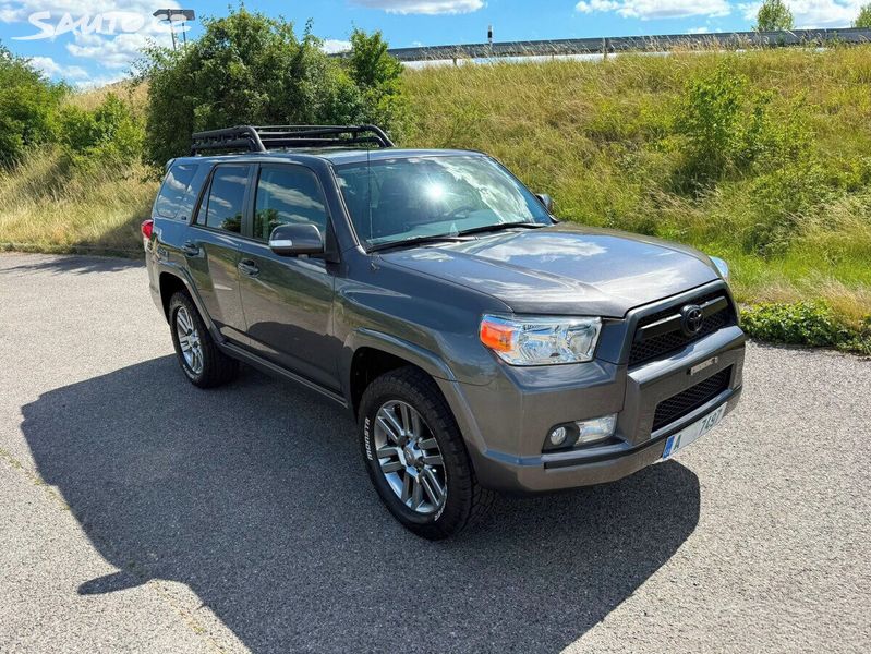 Toyota 4Runner, SR bez koroze, 7 míst, DPH