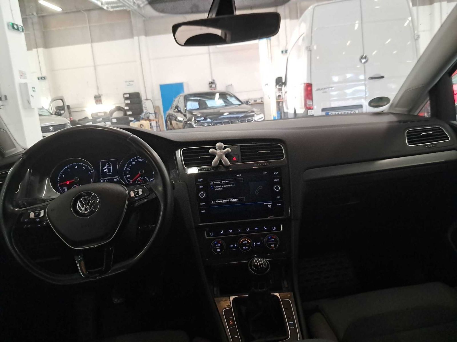 Volkswagen Golf, 1.0 TSI, Automatická klima - fotka 3