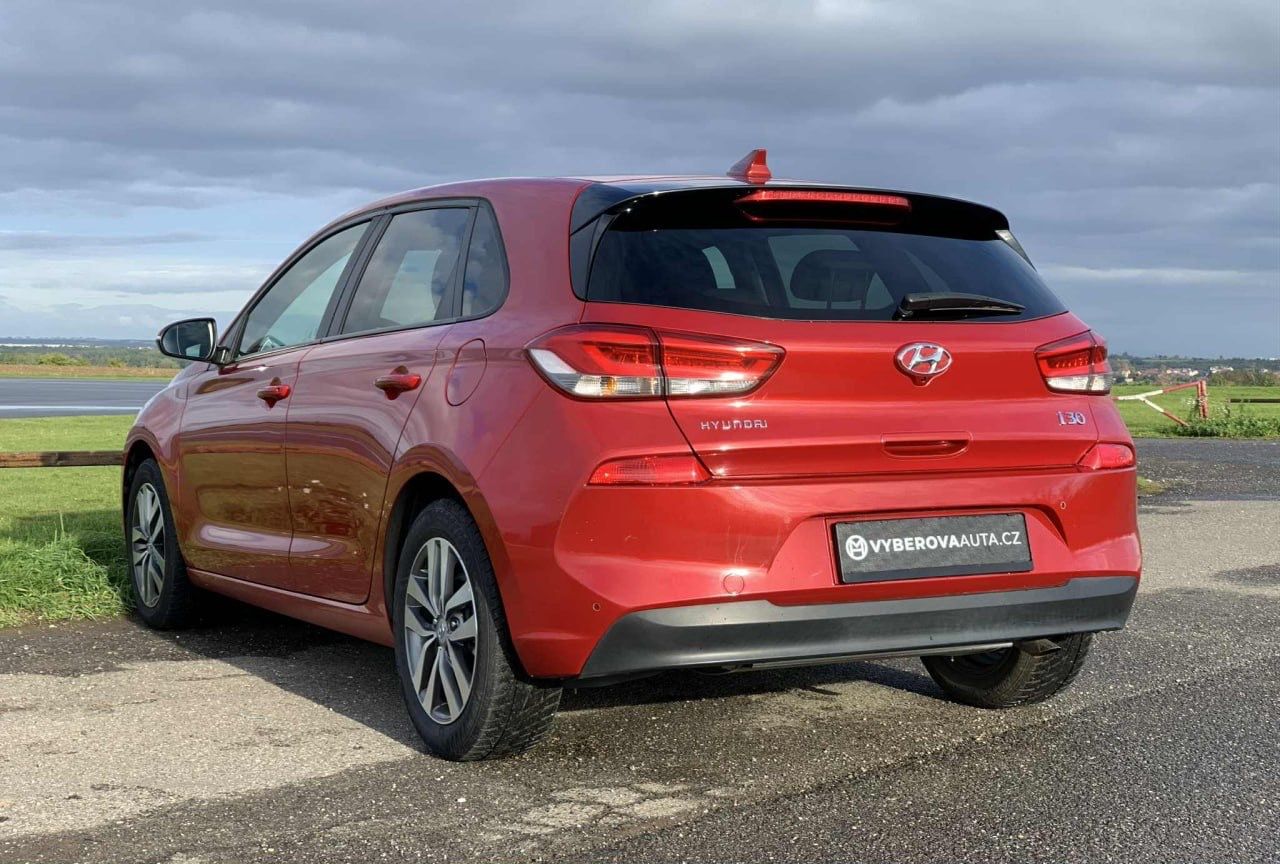 Hyundai i30, Hyundai i30 Premium 1.6 CRDi 8 - fotka 2
