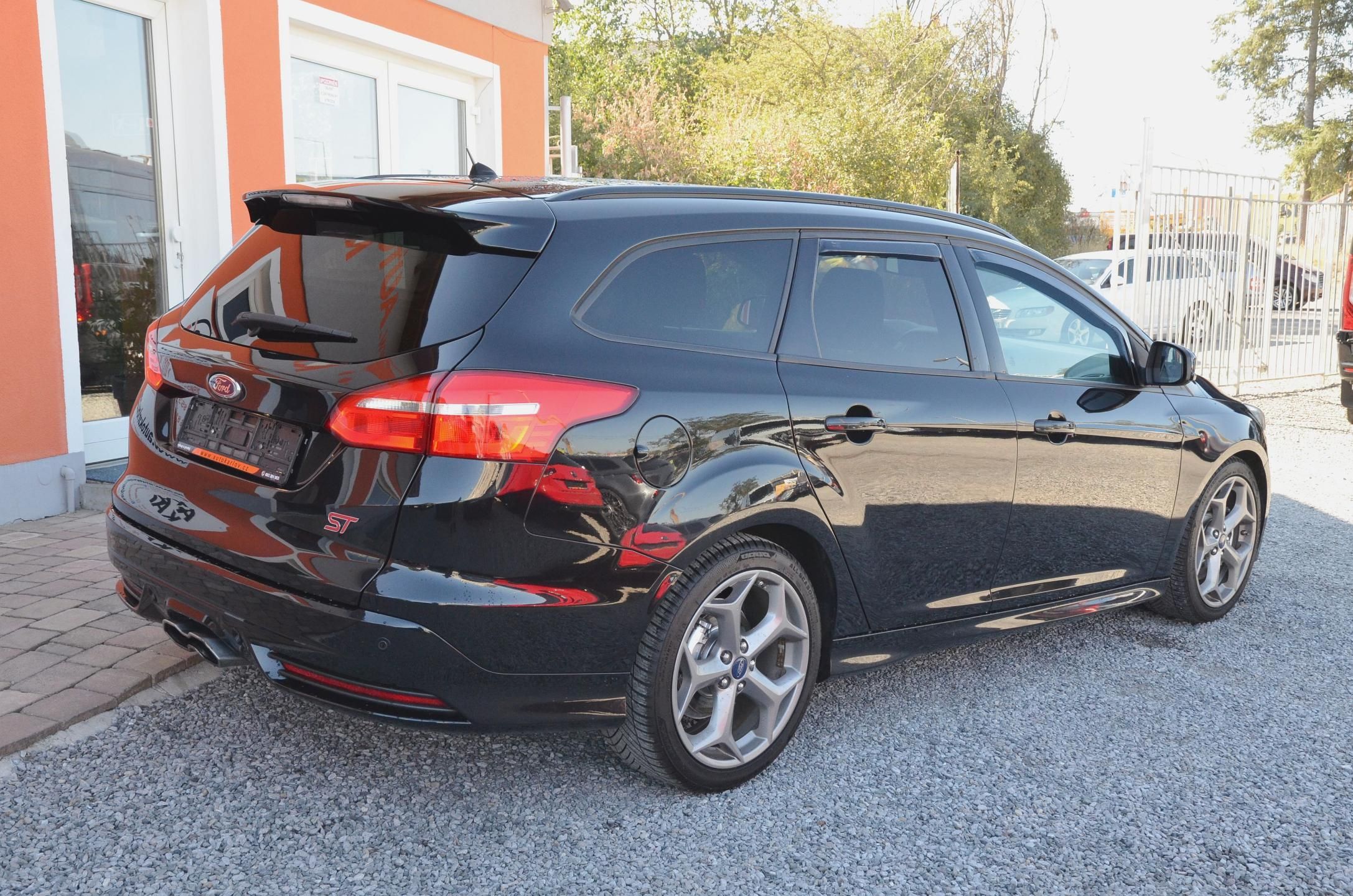 Ford Focus, ST 2.0 184kW RECARO - fotka 6