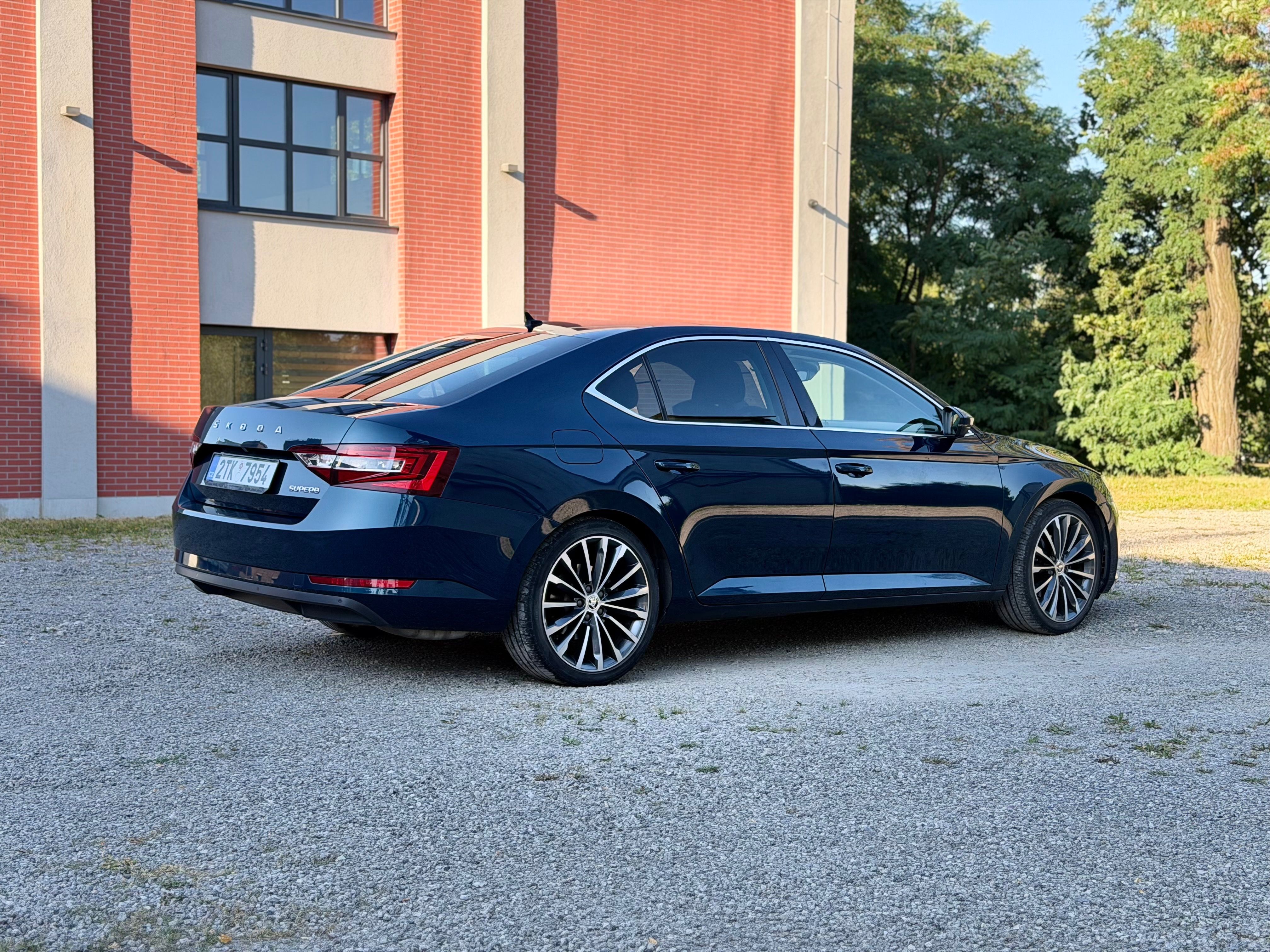 Škoda Superb, 2.0TSI, 162kW, DPH, TOP výbava - fotka 6