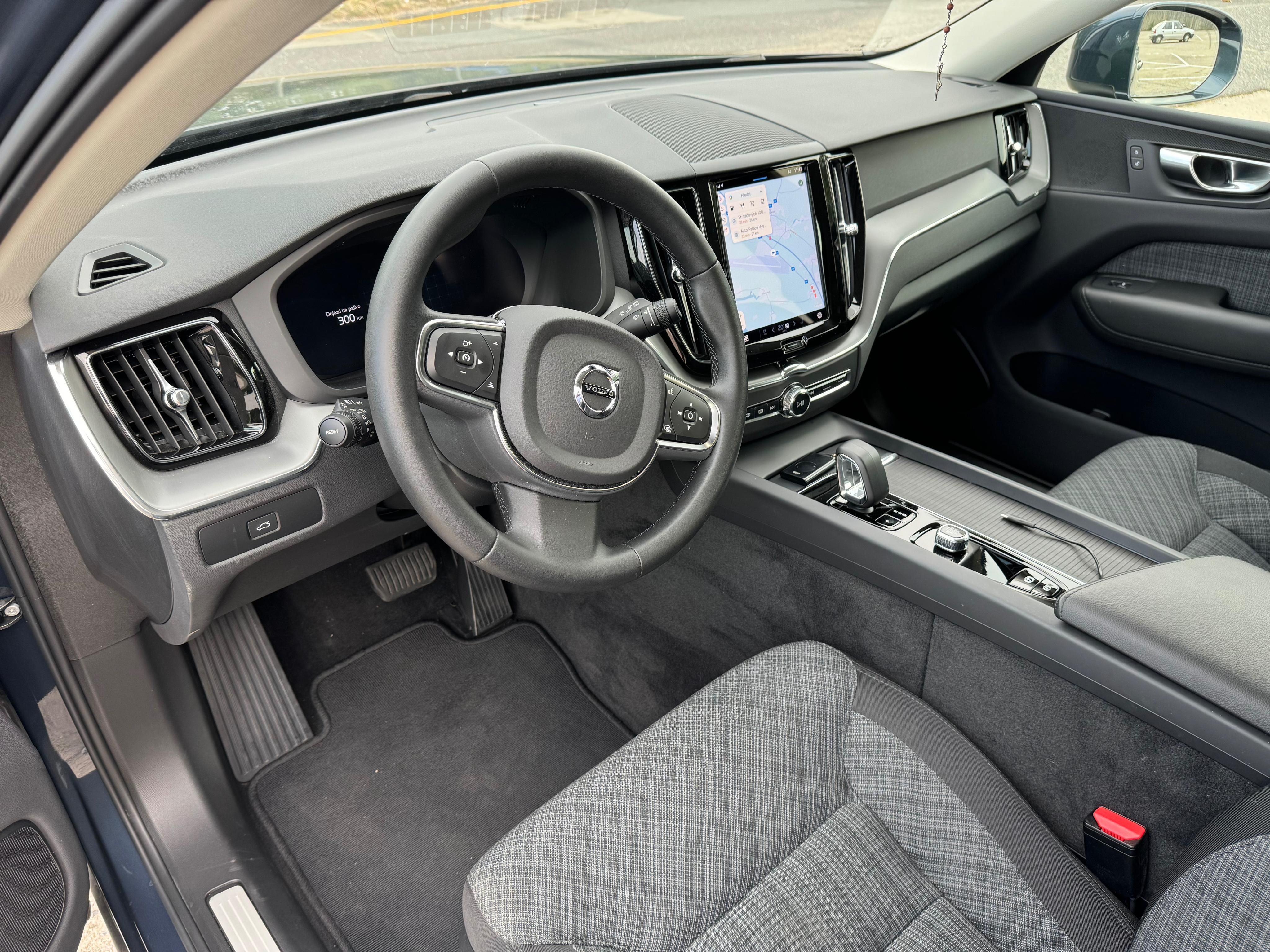 Volvo XC60, B4 FWD CORE - fotka 5
