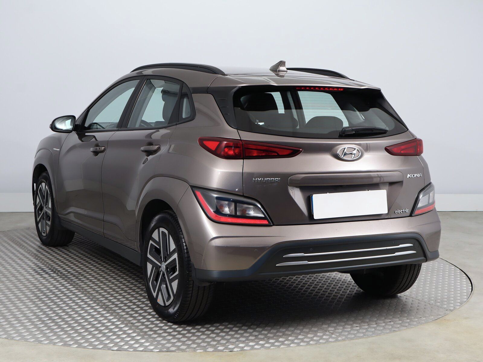 Hyundai Kona, Electric 39 kWh, SoH 92% - fotka 4