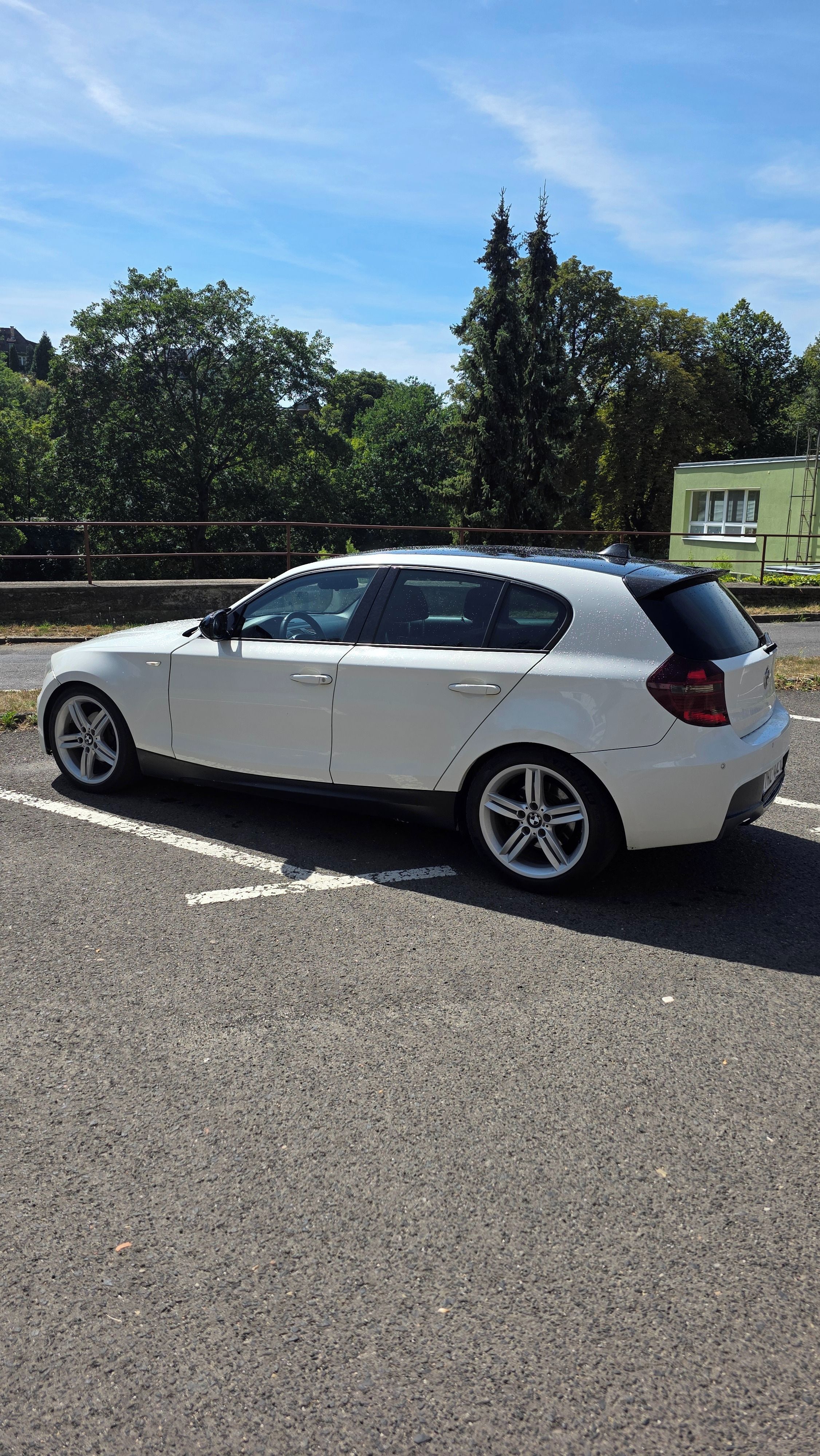 BMW Řada 1, 118D - fotka 4