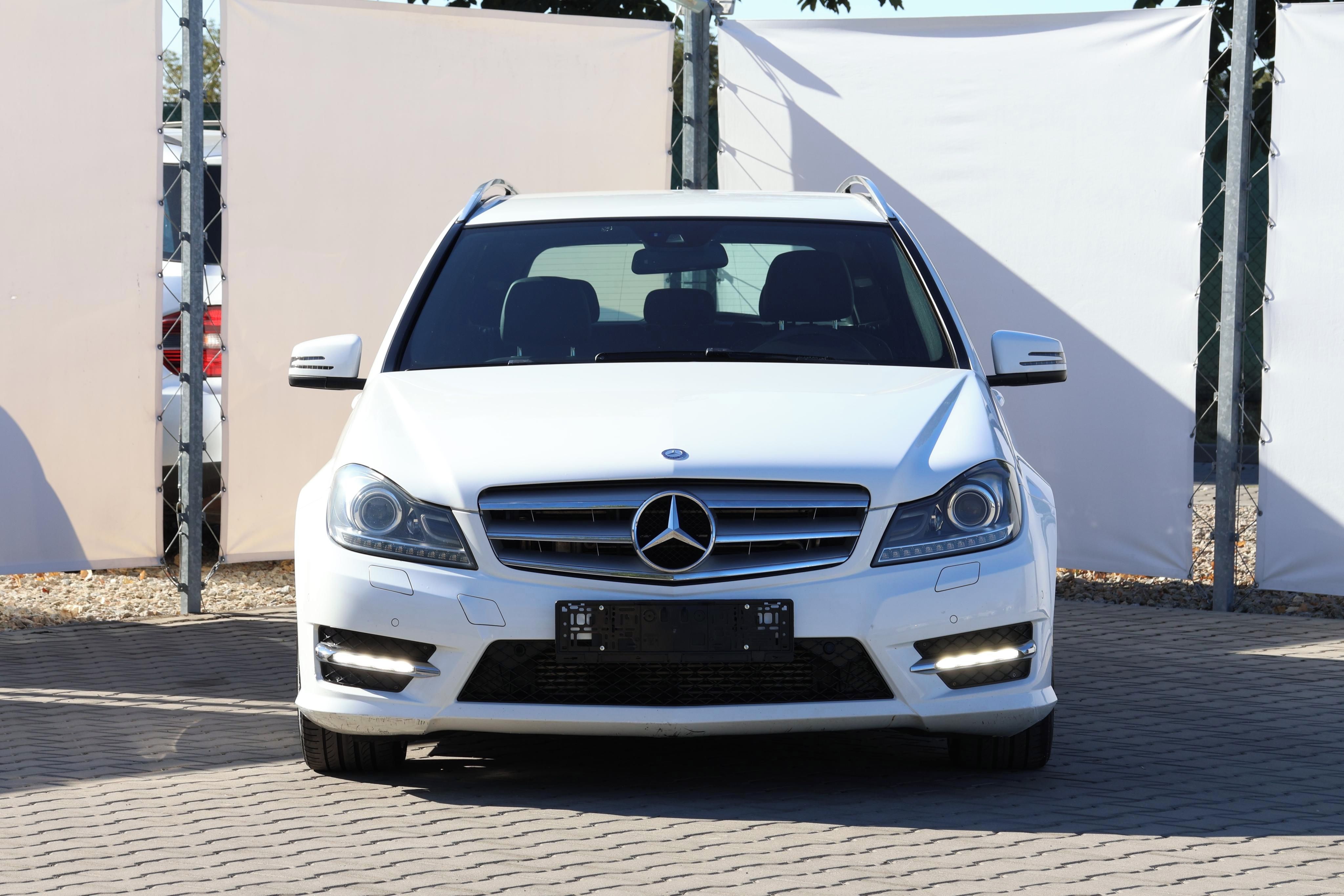 Mercedes-Benz Třídy C, 220 CDI*AMG*4MATIC*7GTronic* - fotka 2