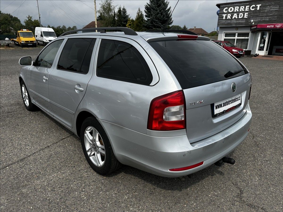 Škoda Octavia, 1,9 TDi-4X4-SERV. KNIHA-CEBIA - fotka 3