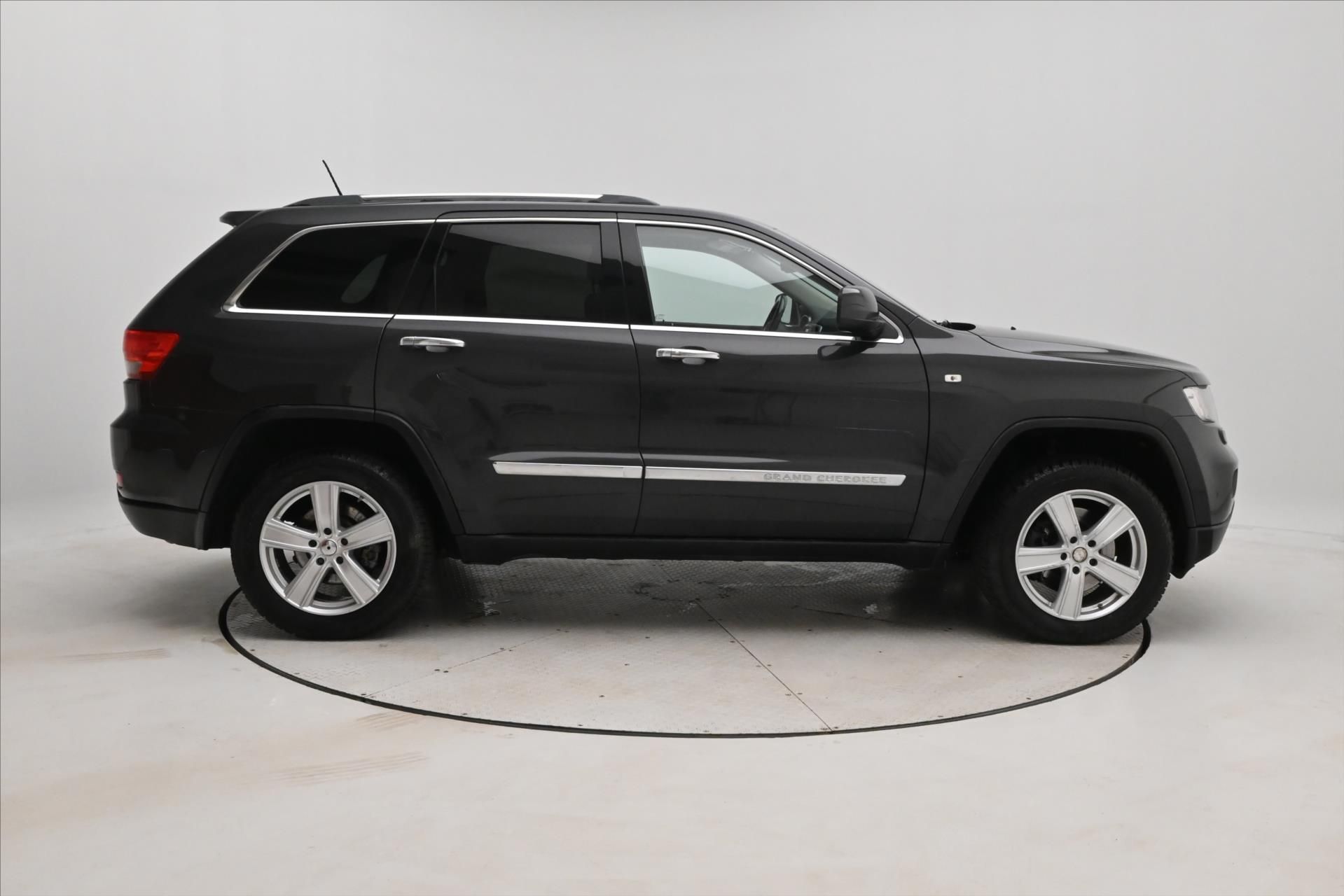 Jeep Grand Cherokee, 3,0 CRD 177 kW 4x4 AT Overland - fotka 4