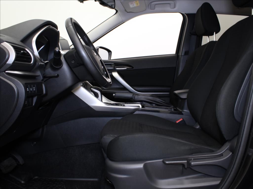 Mitsubishi Eclipse Cross, 1,5 Turbo 120kW AT 69 220km! - fotka 6