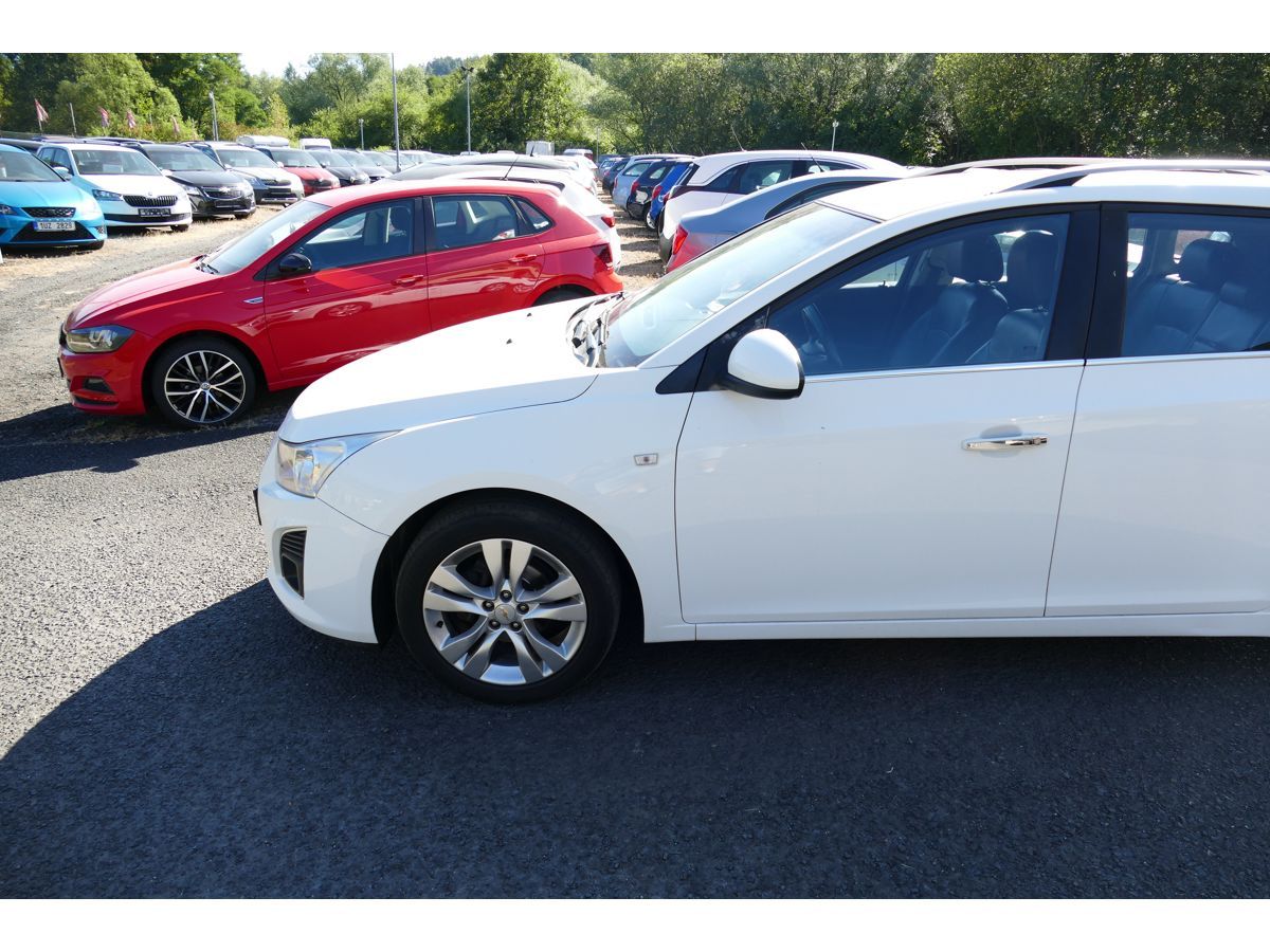 Chevrolet Cruze, 1,4 TURBO 103KW DIGI-KLIMA - fotka 5
